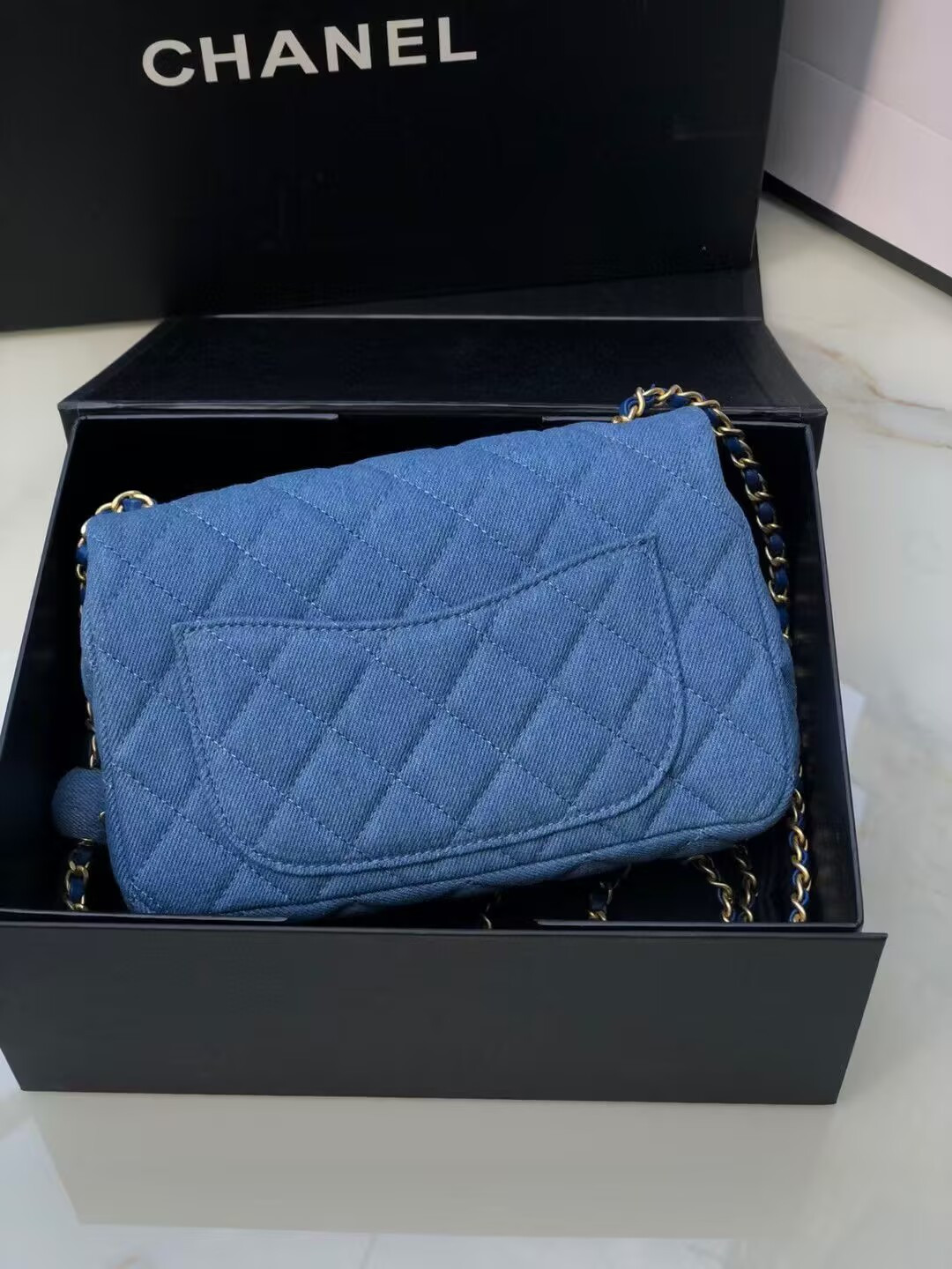 ch*el De*1m quilted flap bag 20x13x7cm