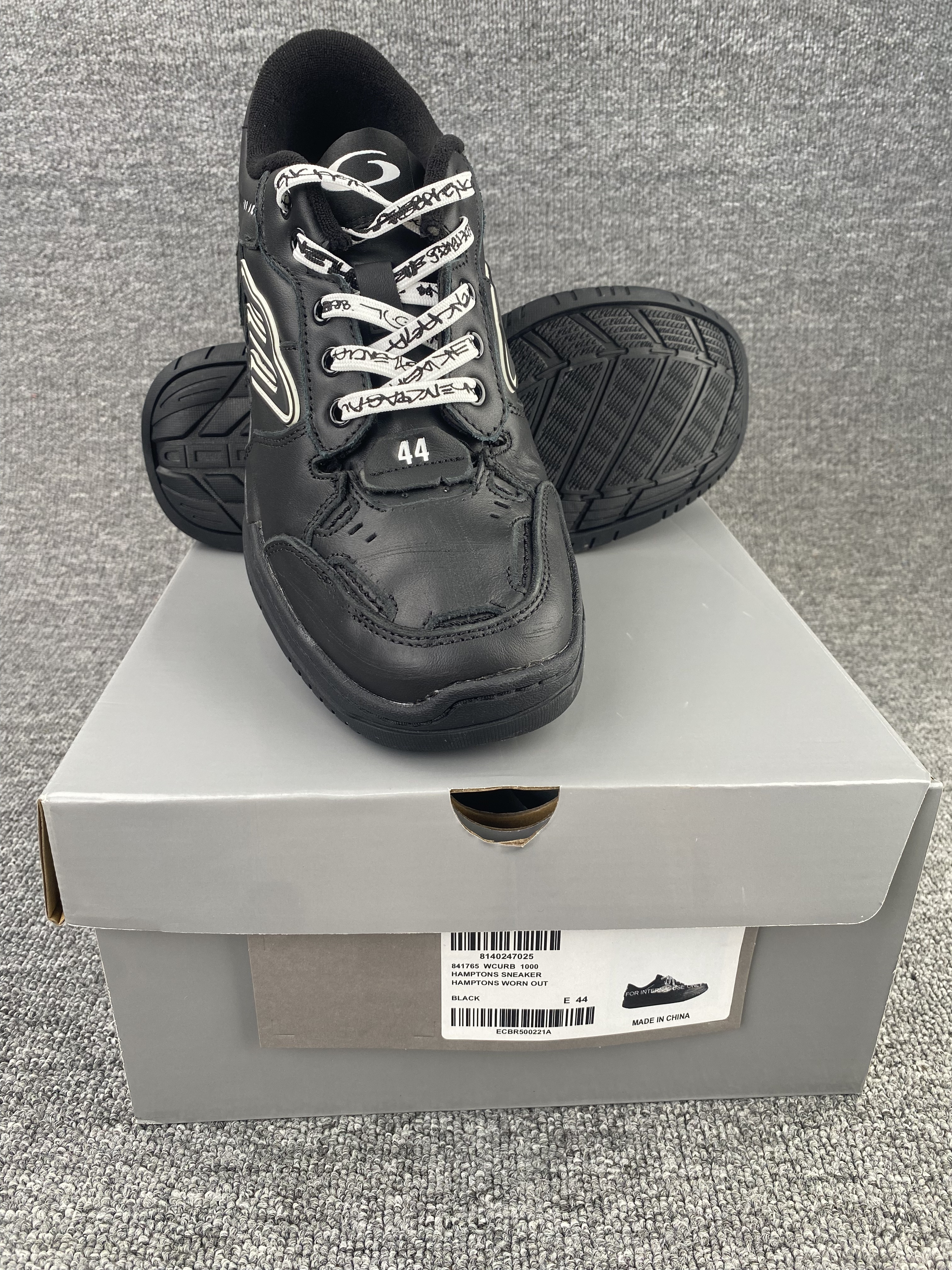 ua Ba*len*cia*ga hamptons worn-out sneaker in black(run one size large)
