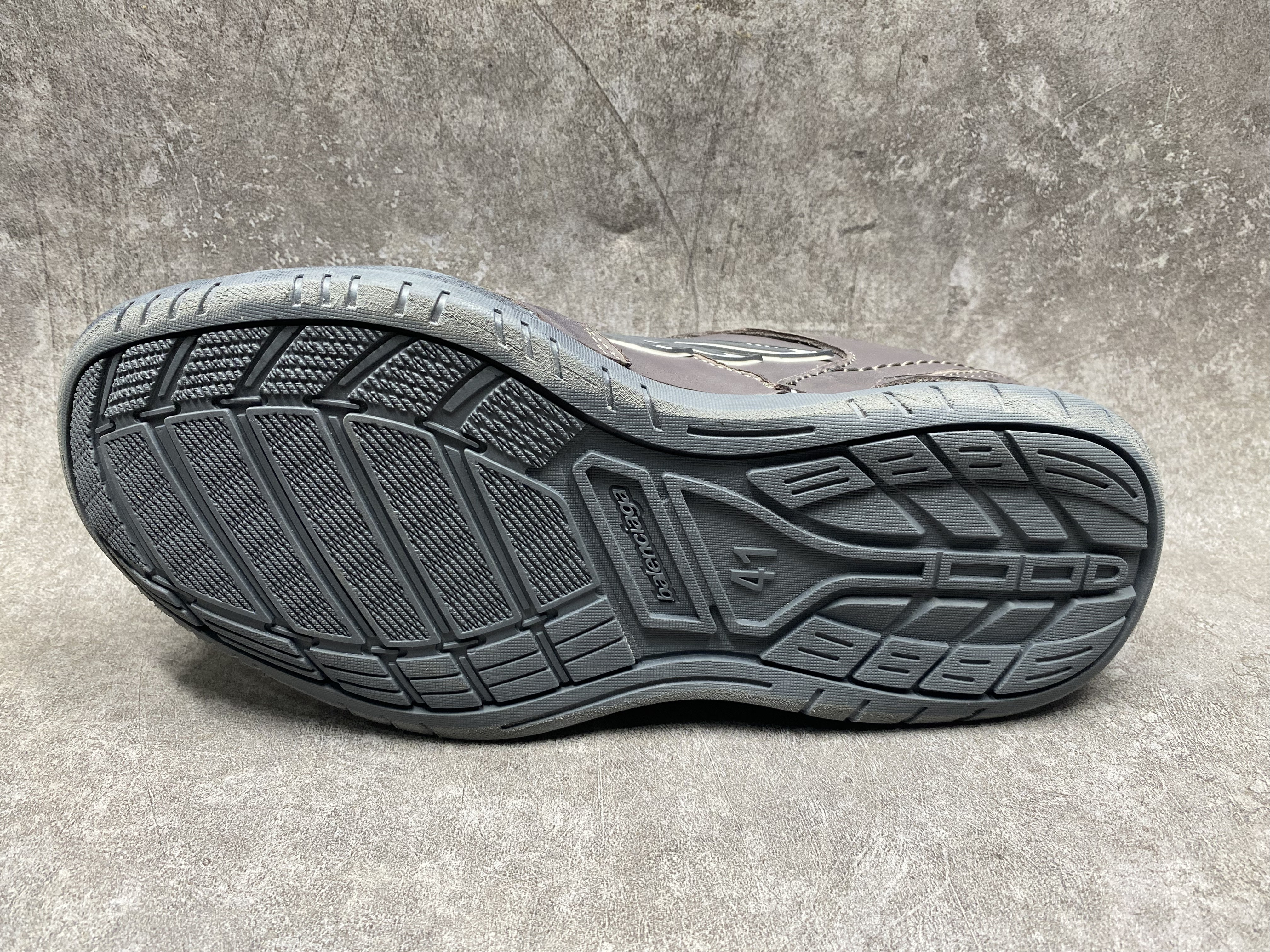 ua Ba*len*cia*ga hamptons worn-out sneaker (run one size large)