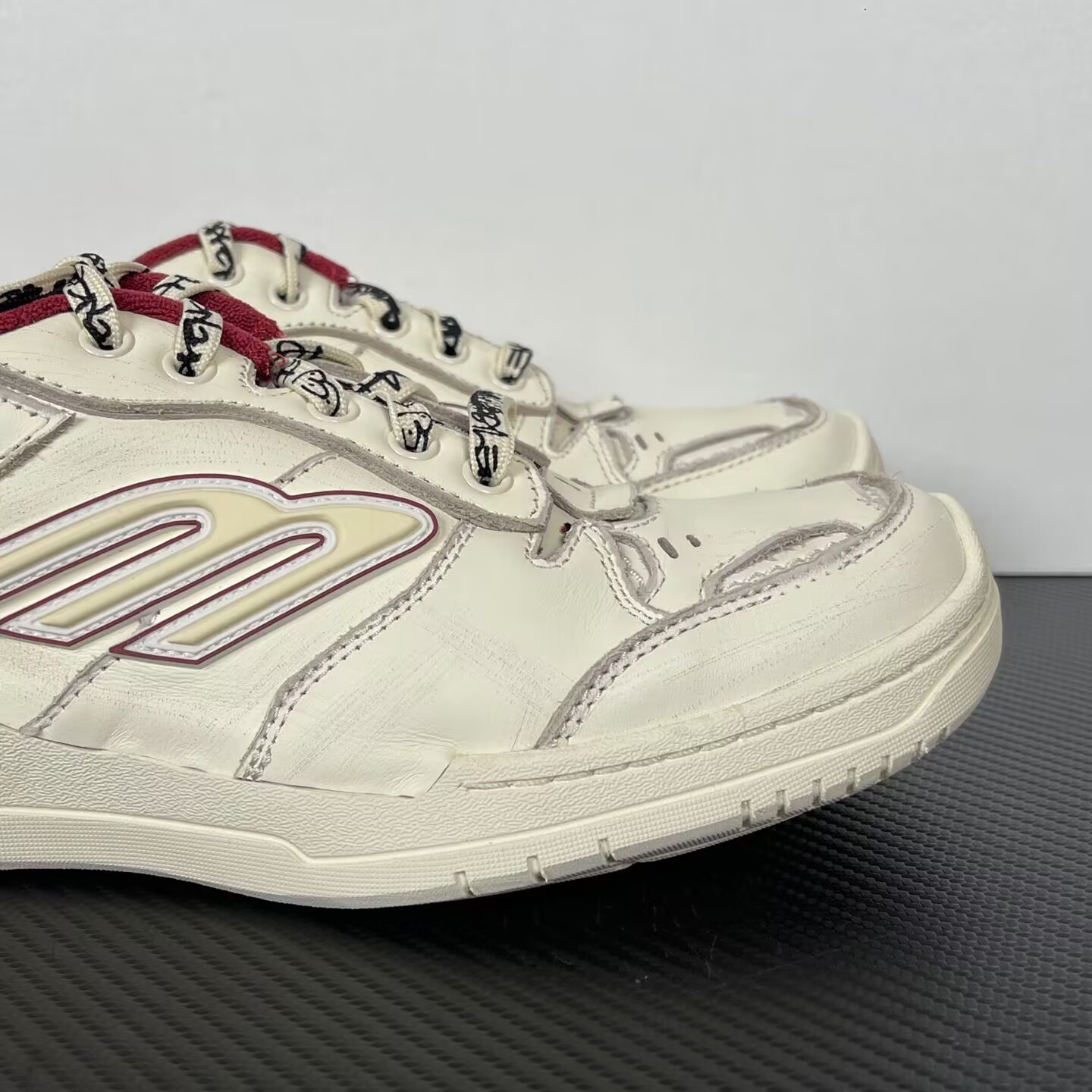 ua Ba*len*cia*ga hamptons medium worn-out sneaker (run one size large)