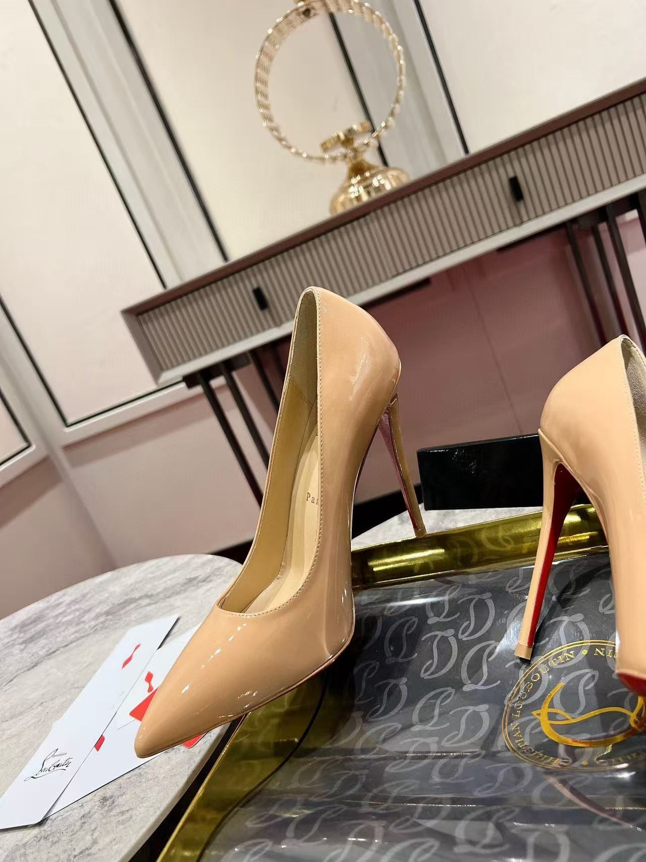 ua ch**an louboutin cl red-botT0m shoes