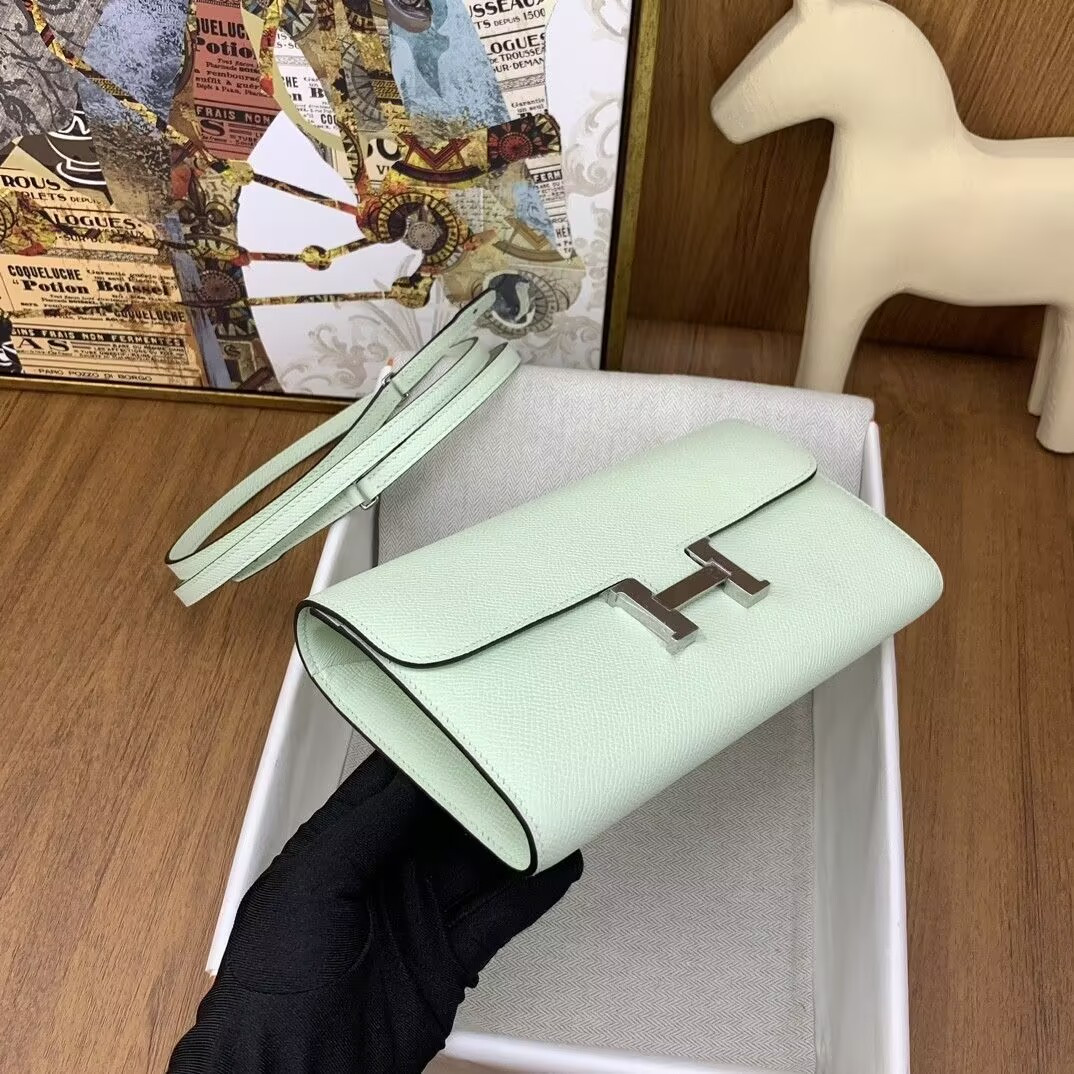 H**mes constance to go wallet in vert peppermint 20.5x2x13cm