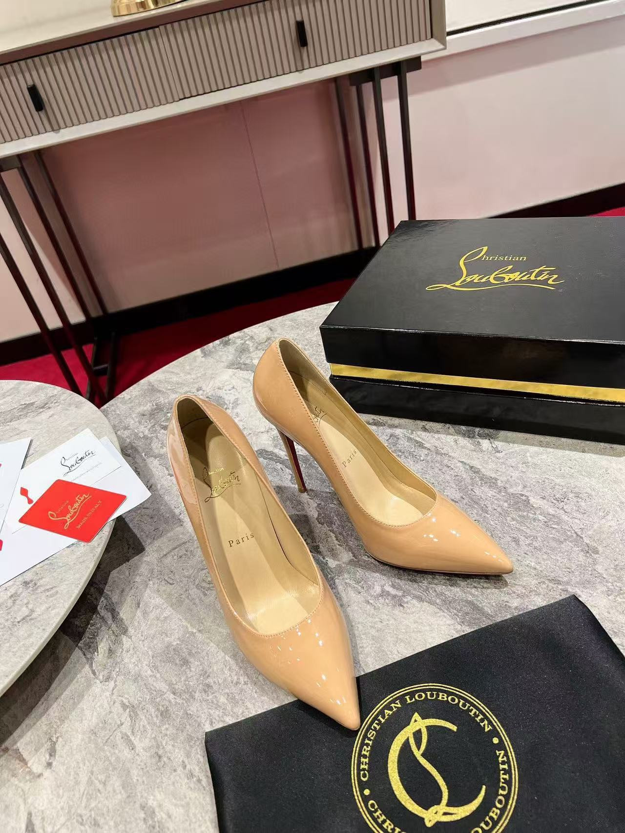 ua ch**an louboutin cl red-botT0m shoes
