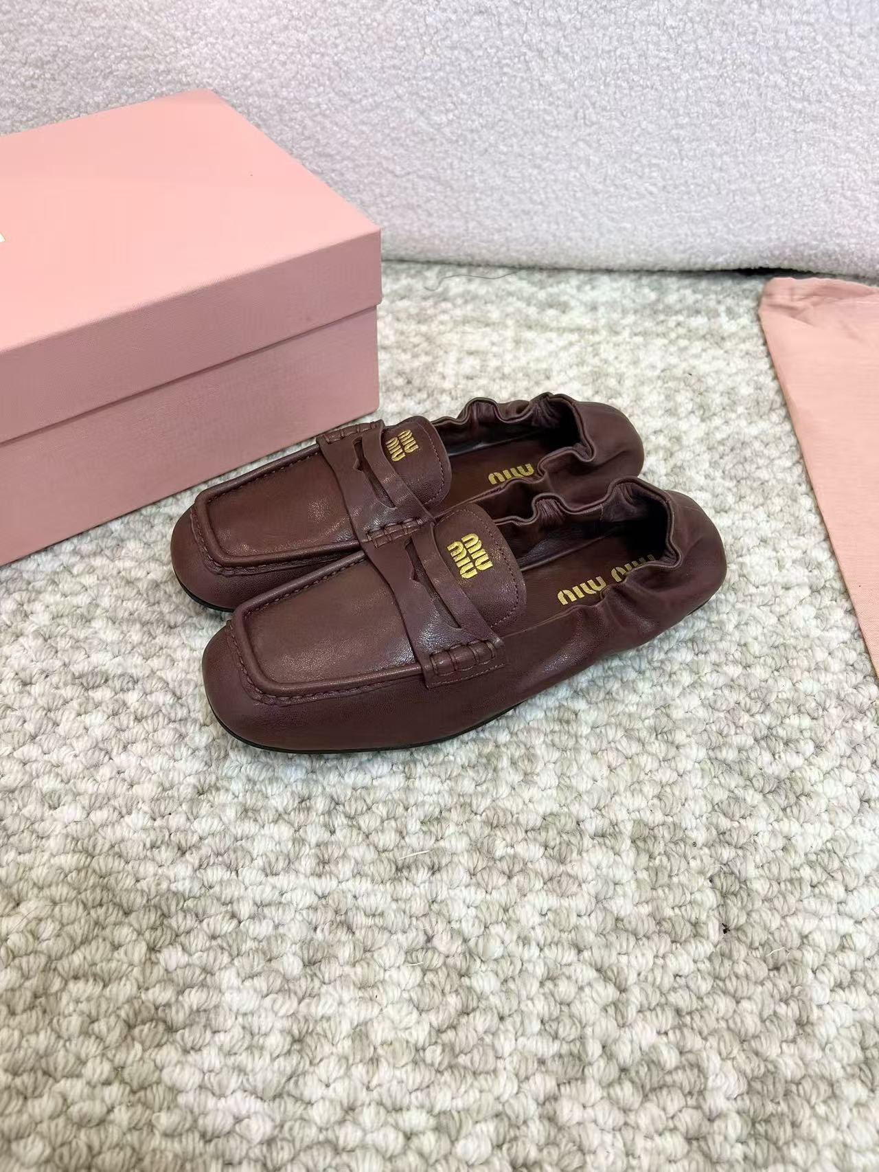 ua M1v M1v ruches nappa leather loafers