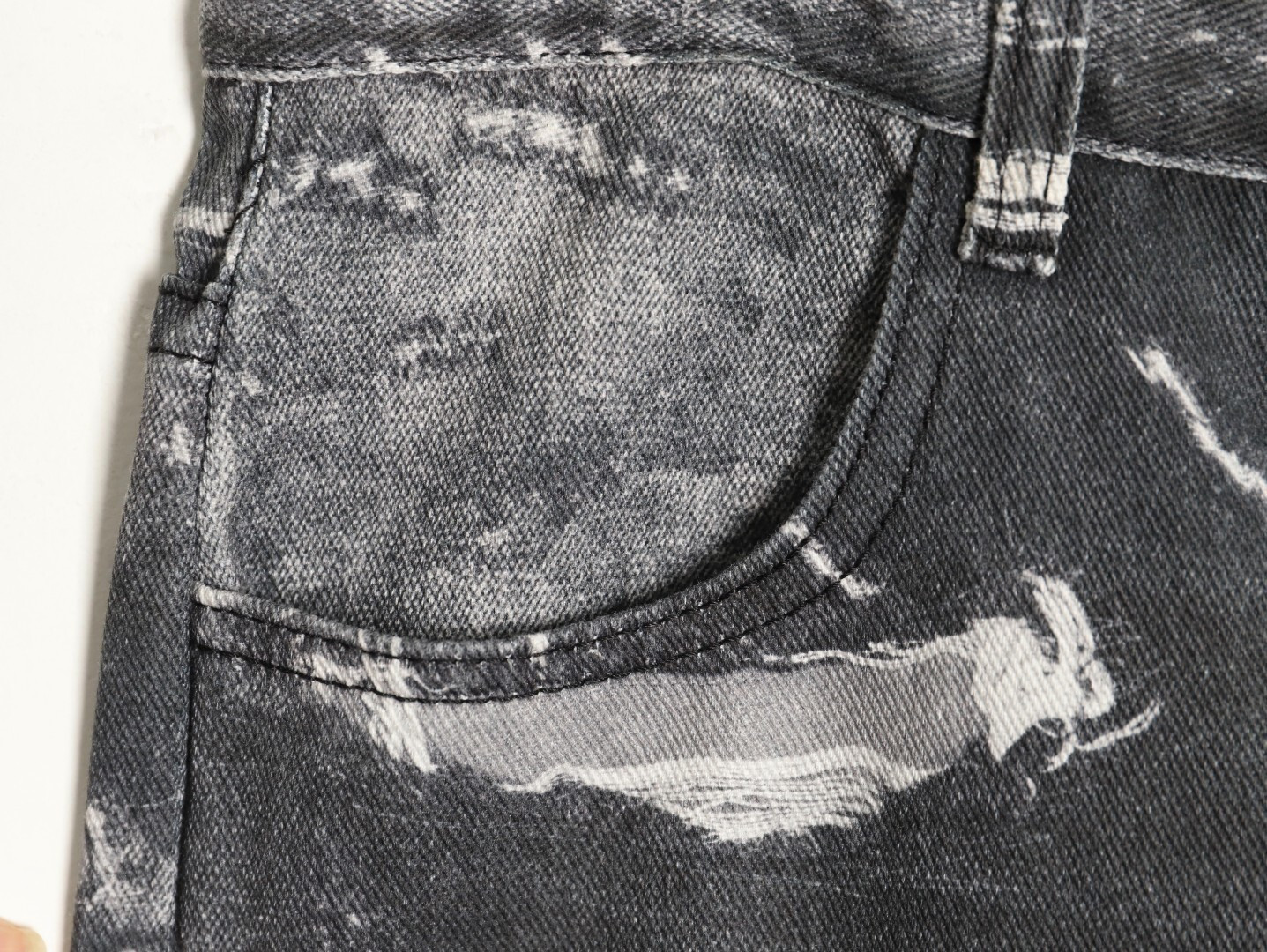 G1uenchy jeans