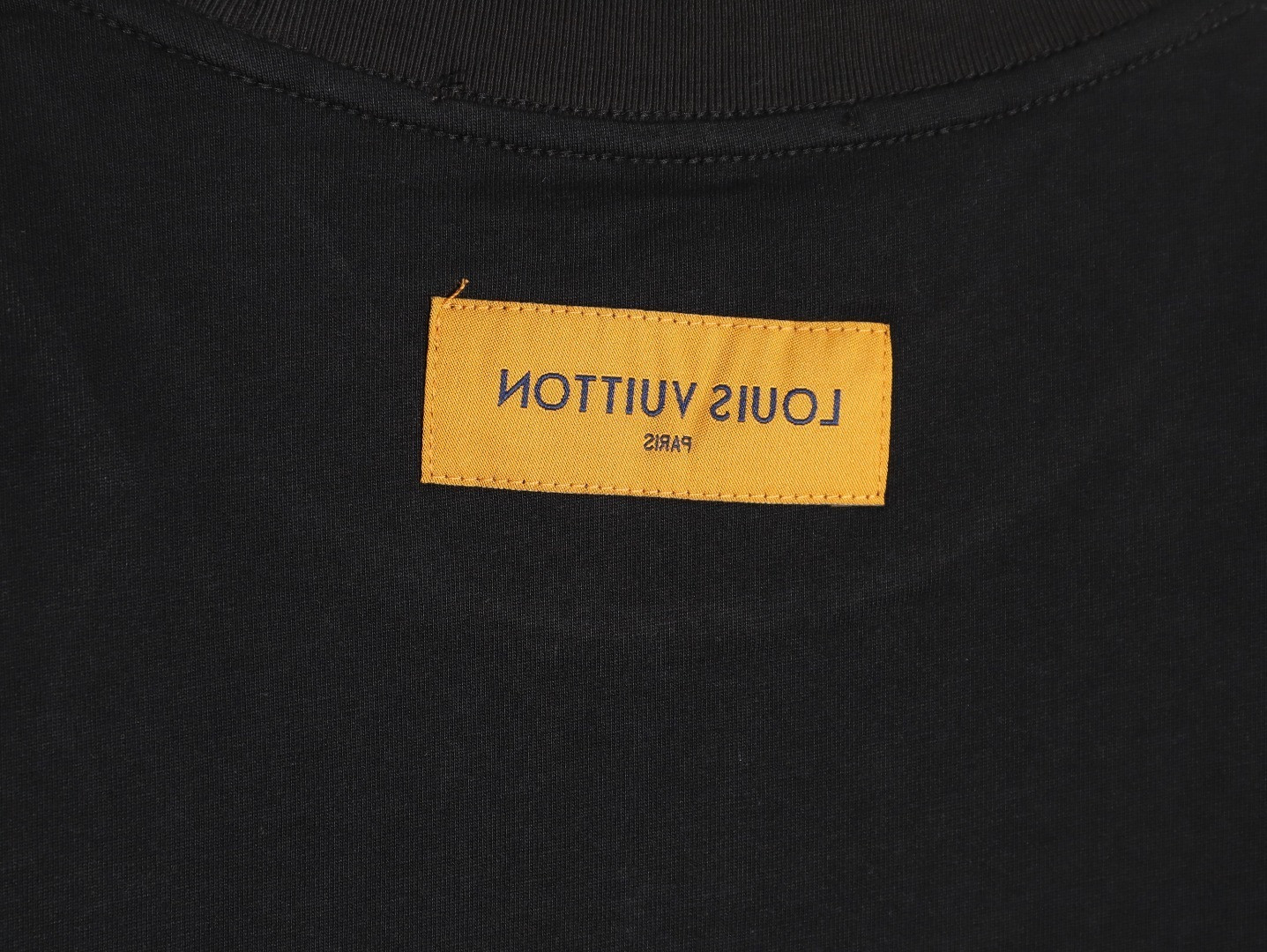 l0*is V*t0n long-sleeved t-shirt
