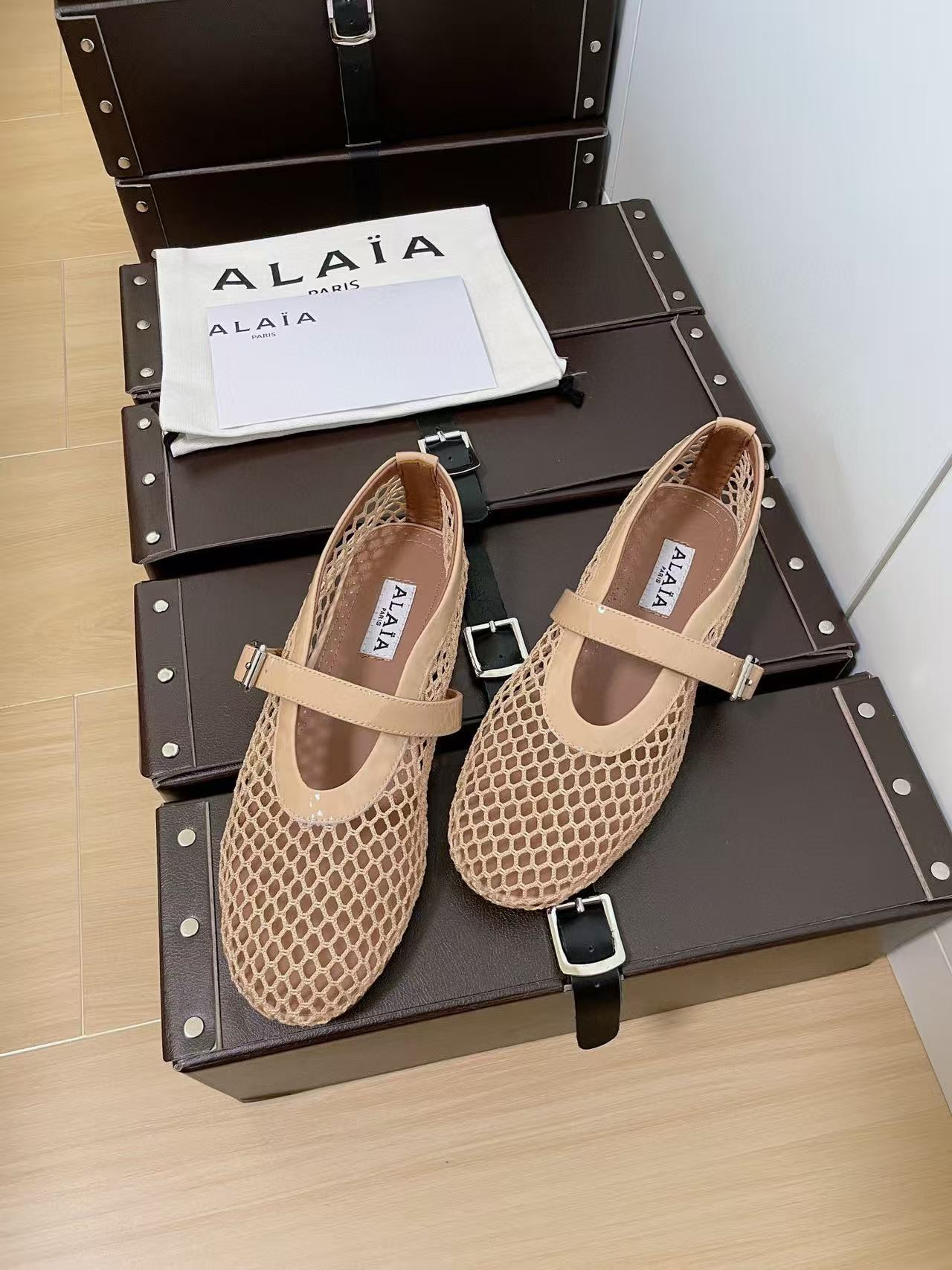 UA A1a1a BALLET FLATS IN FISHNET