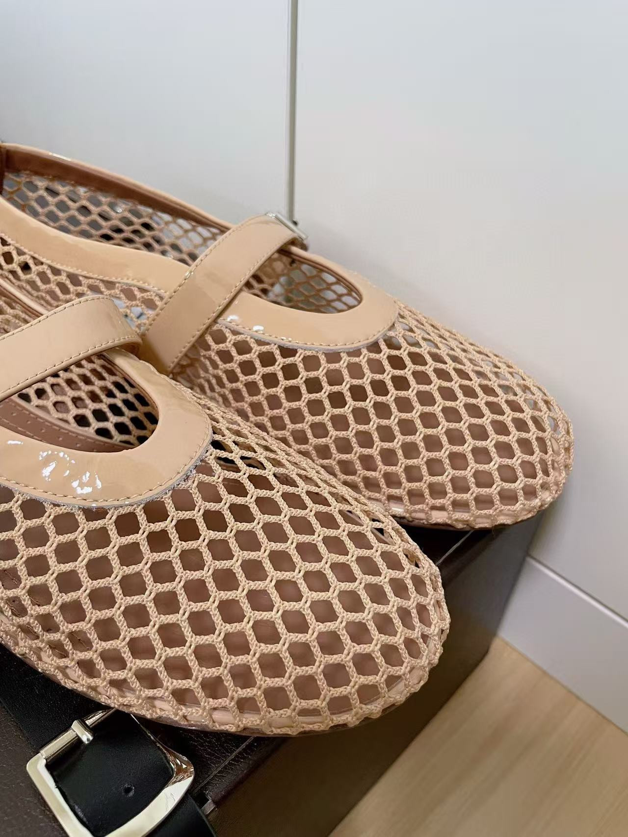 UA A1a1a BALLET FLATS IN FISHNET