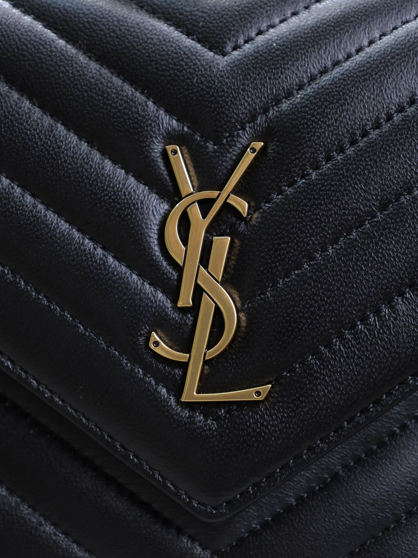 y*l Sa**t Lau*nt joe drawstring quilted backpack 22x29x15cm