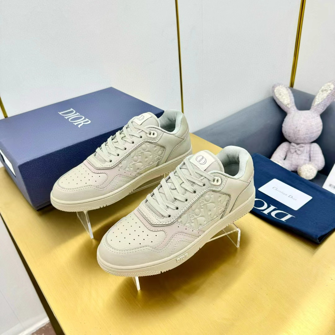 ua D*or b27 low-top sneaker beige grained calfskin and beige D*or gravity leather