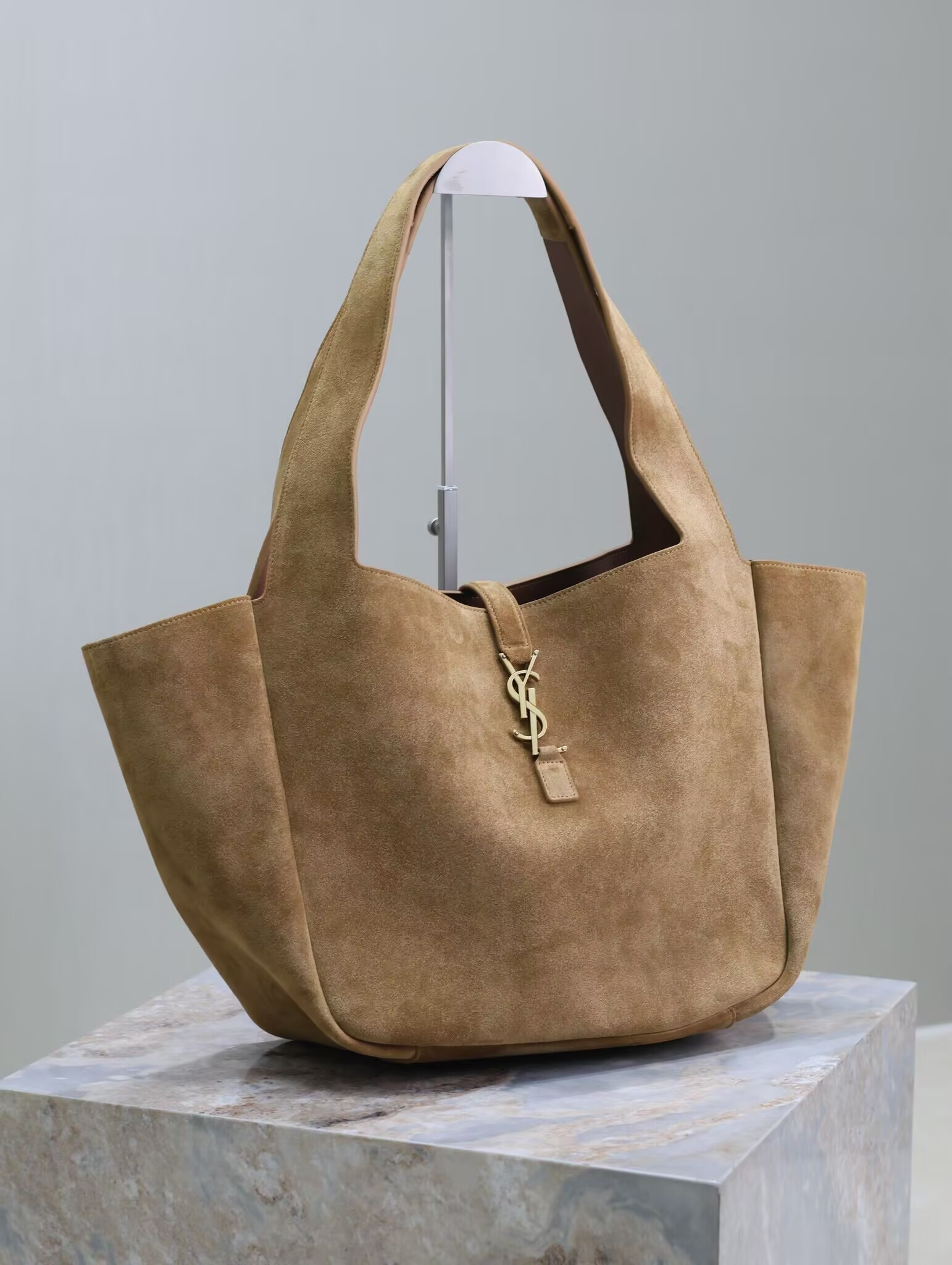 Y*L le 5 à 7 bea in suede 50×28×18cm