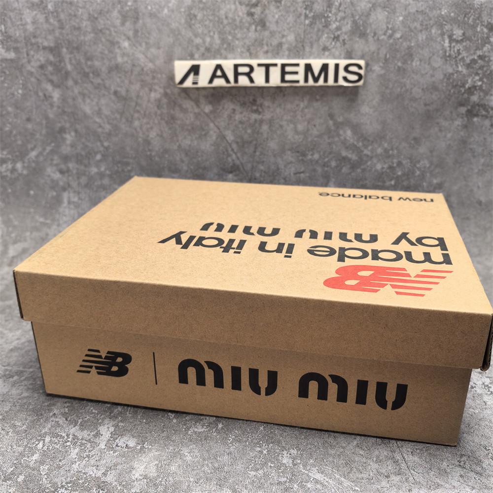 ua m1v m1v x new Ba1an*e 530 sl leather sneakers