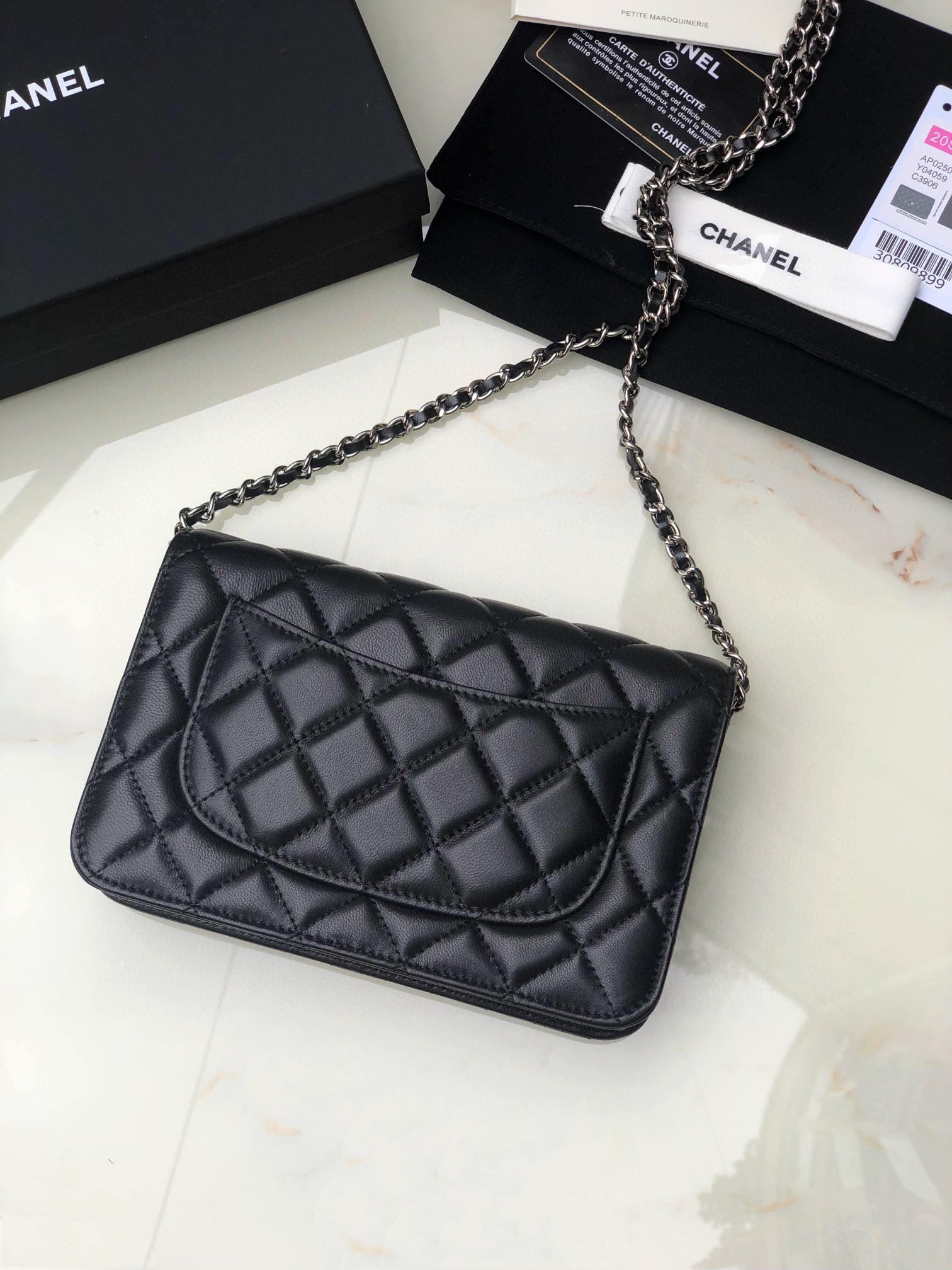 Ch*el classic wallet on chain 4.8 × 7.5 × 1.4 in