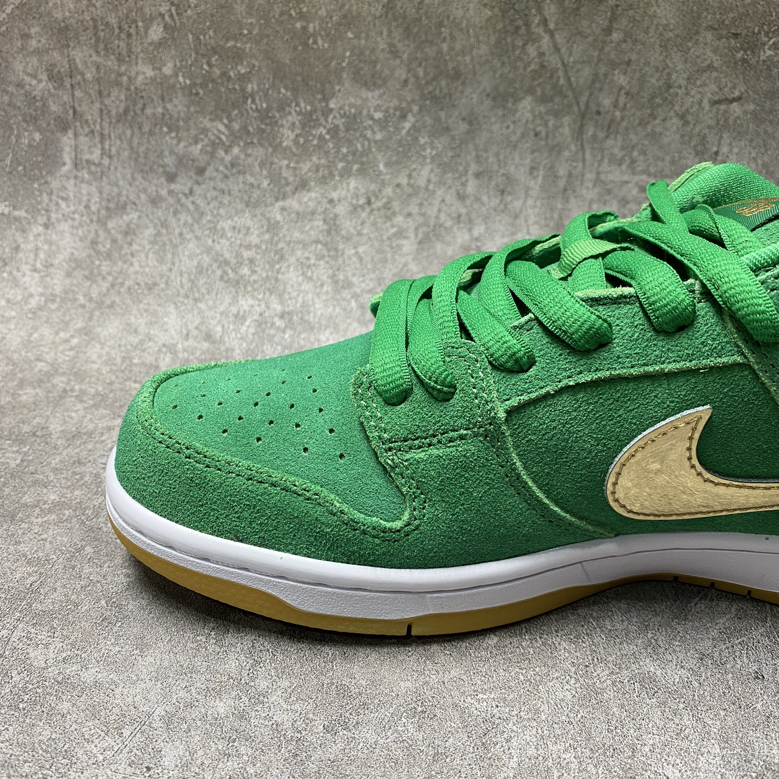nike sb dunk low pro st. patR1ck