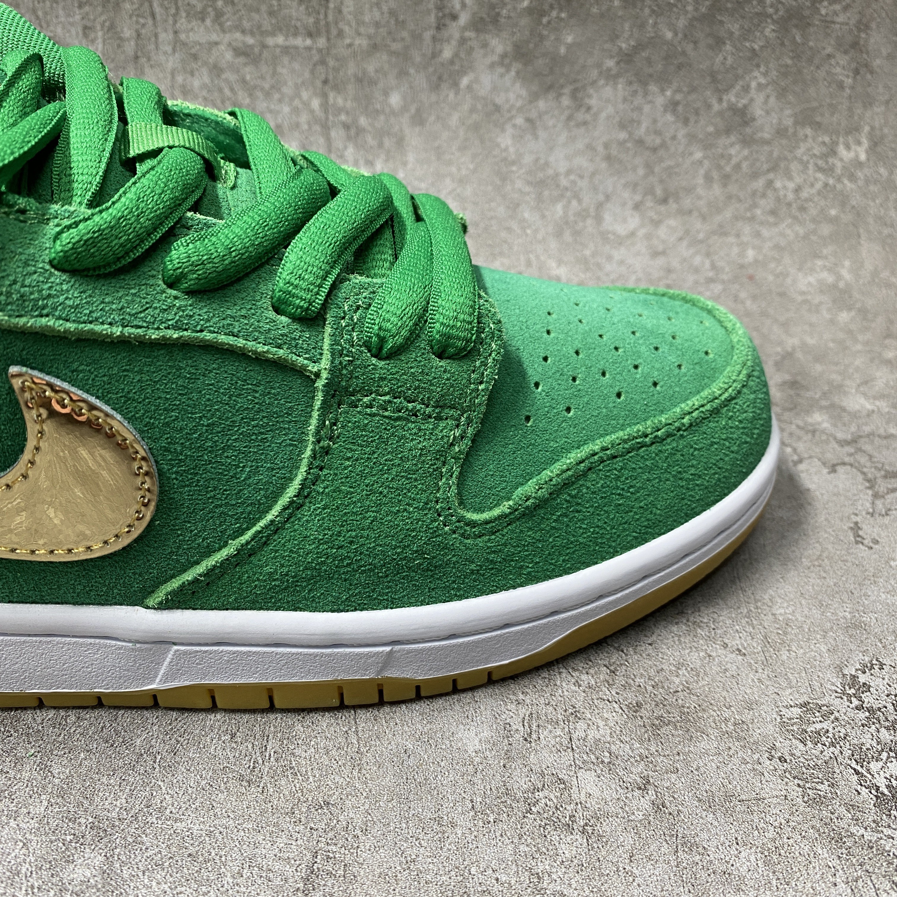 nike sb dunk low pro st. patR1ck