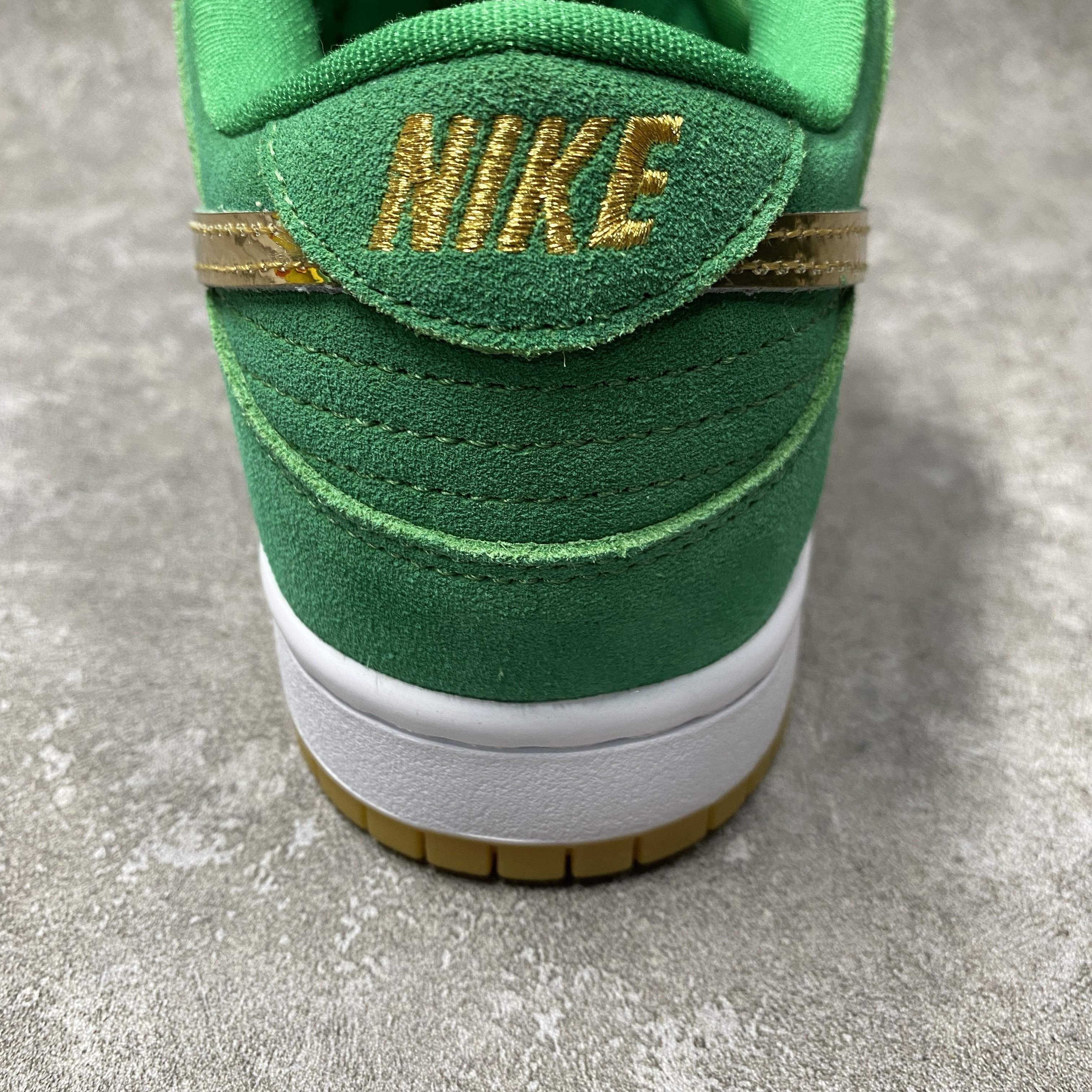 nike sb dunk low pro st. patR1ck