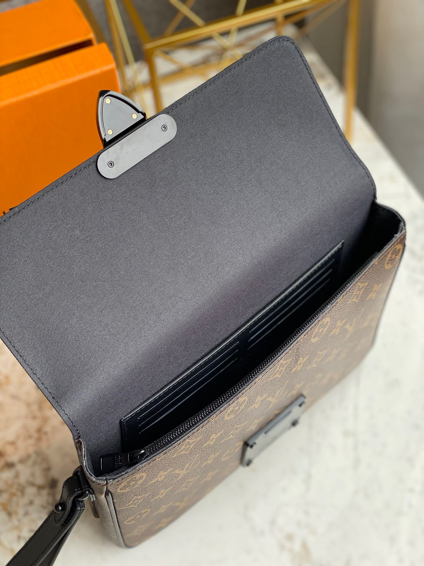 LV S LOCK 4A M80560