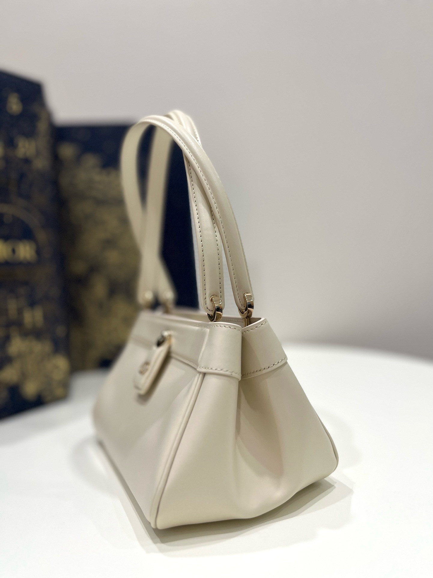 ch**an D*or small D*or key bag  8.5x5x4.5 in