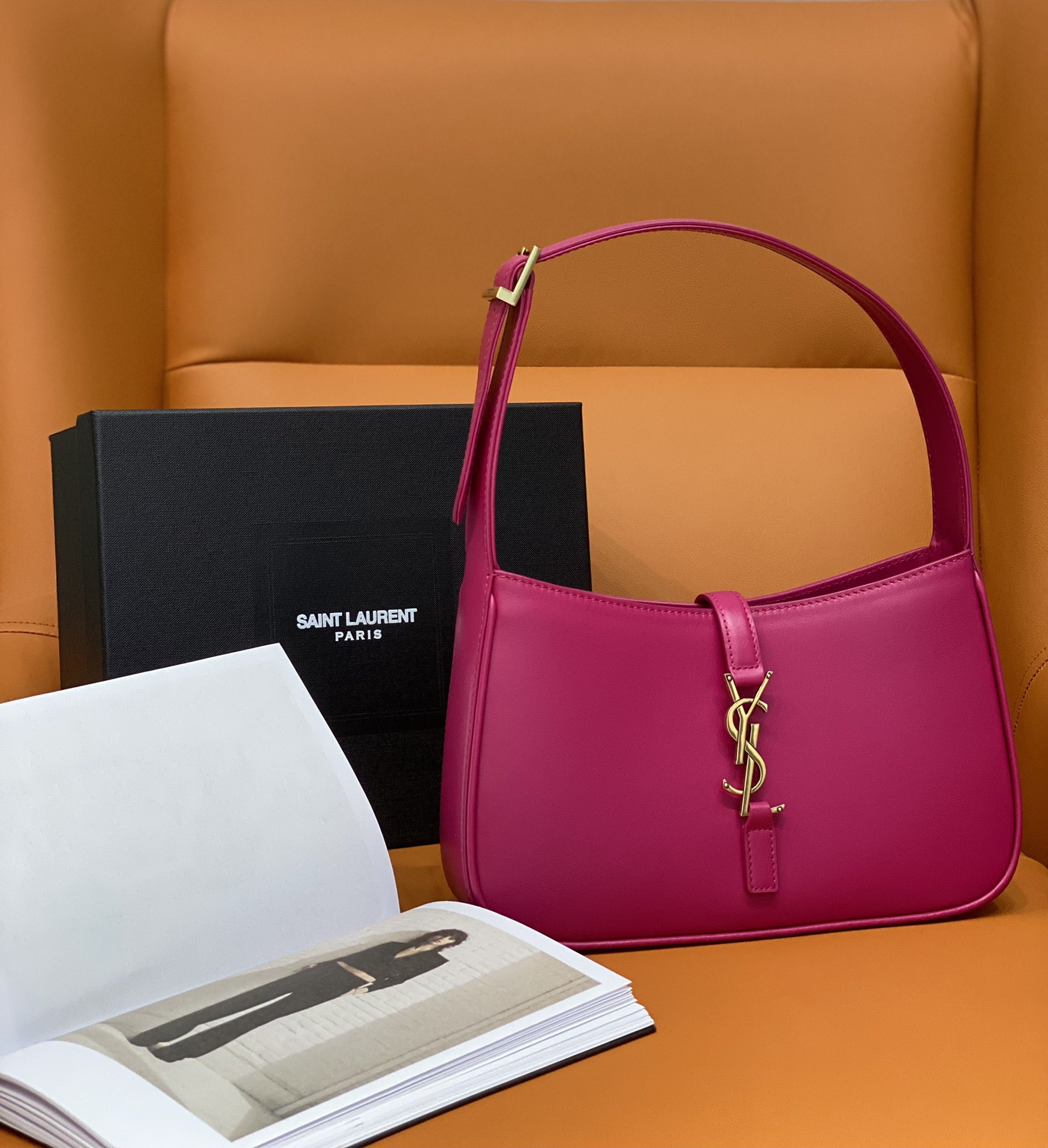 Y*L le 5 À 7 in smooth leather blanc pink 23 x 16 x 6.5 cm