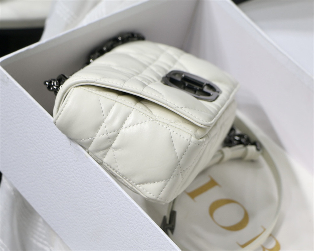 small d*or caro bag ivory S*pple cannage calfskin with silver hardware 20 x 12 x 7 cm