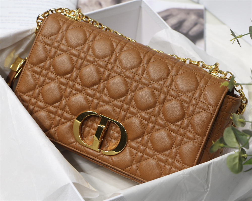 medium d*or caro bag caramel S*pple cannage calfskin 25.5 x 15.5 x 8 cm