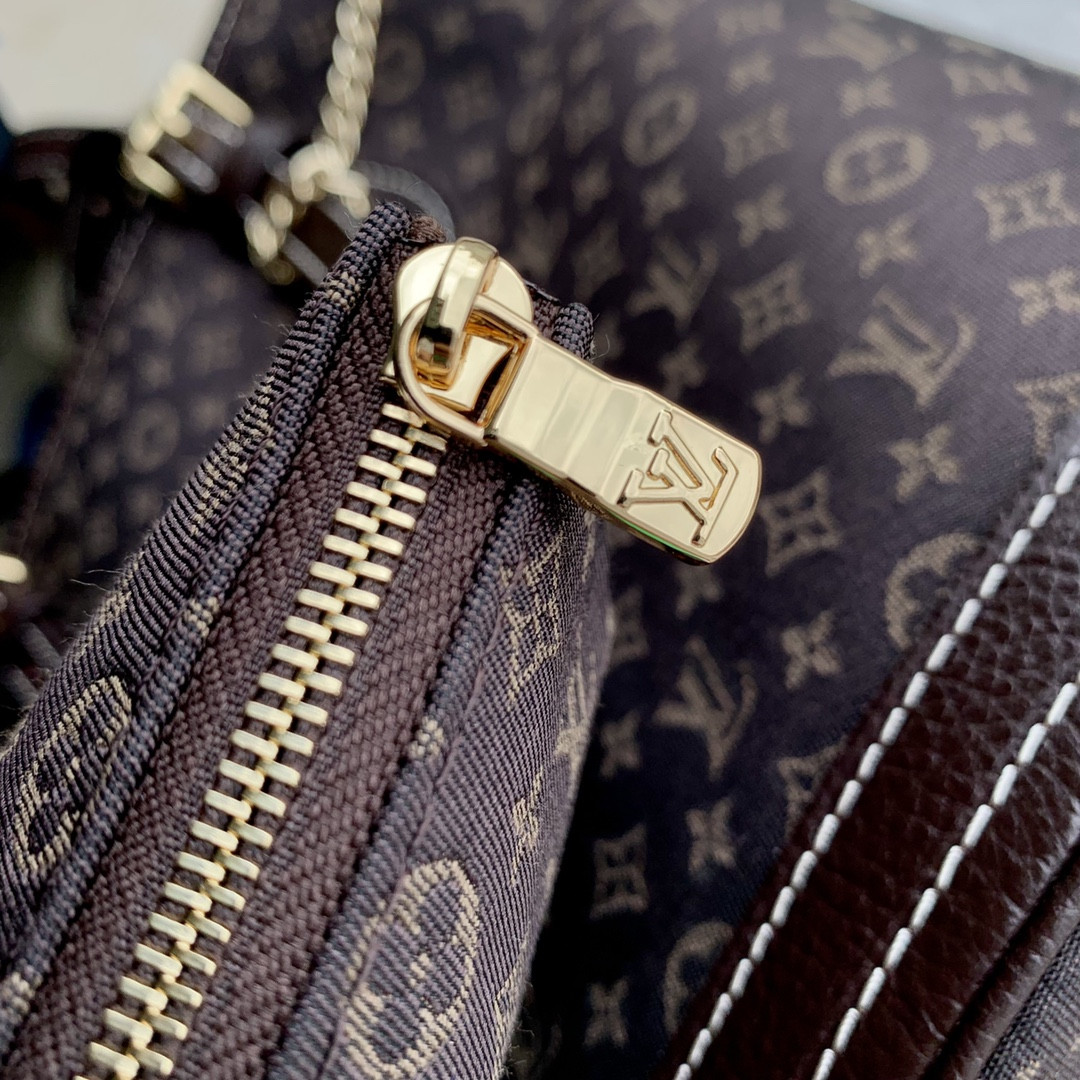 LV PETIT BUCKET M42238