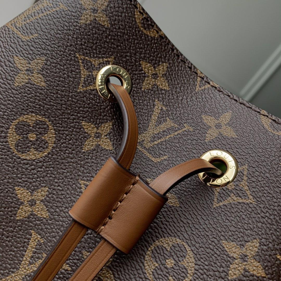 LV NéoNoé MM M44887 10.2 x 10.2 x 6.9 inches