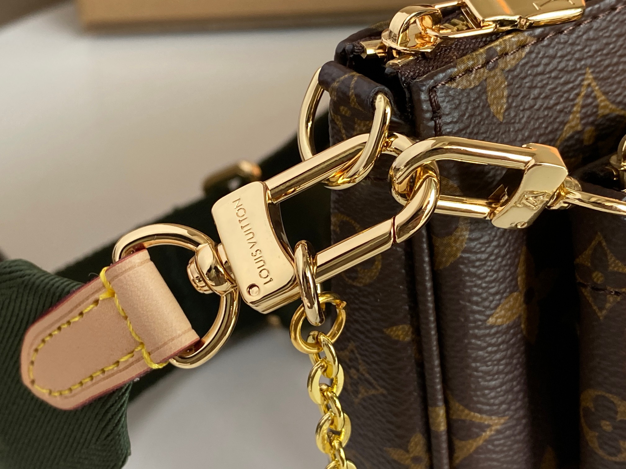 l0*is V*t0n m44813 multi pochette accessoires 9.4 x 5.3 x 1.6 inches