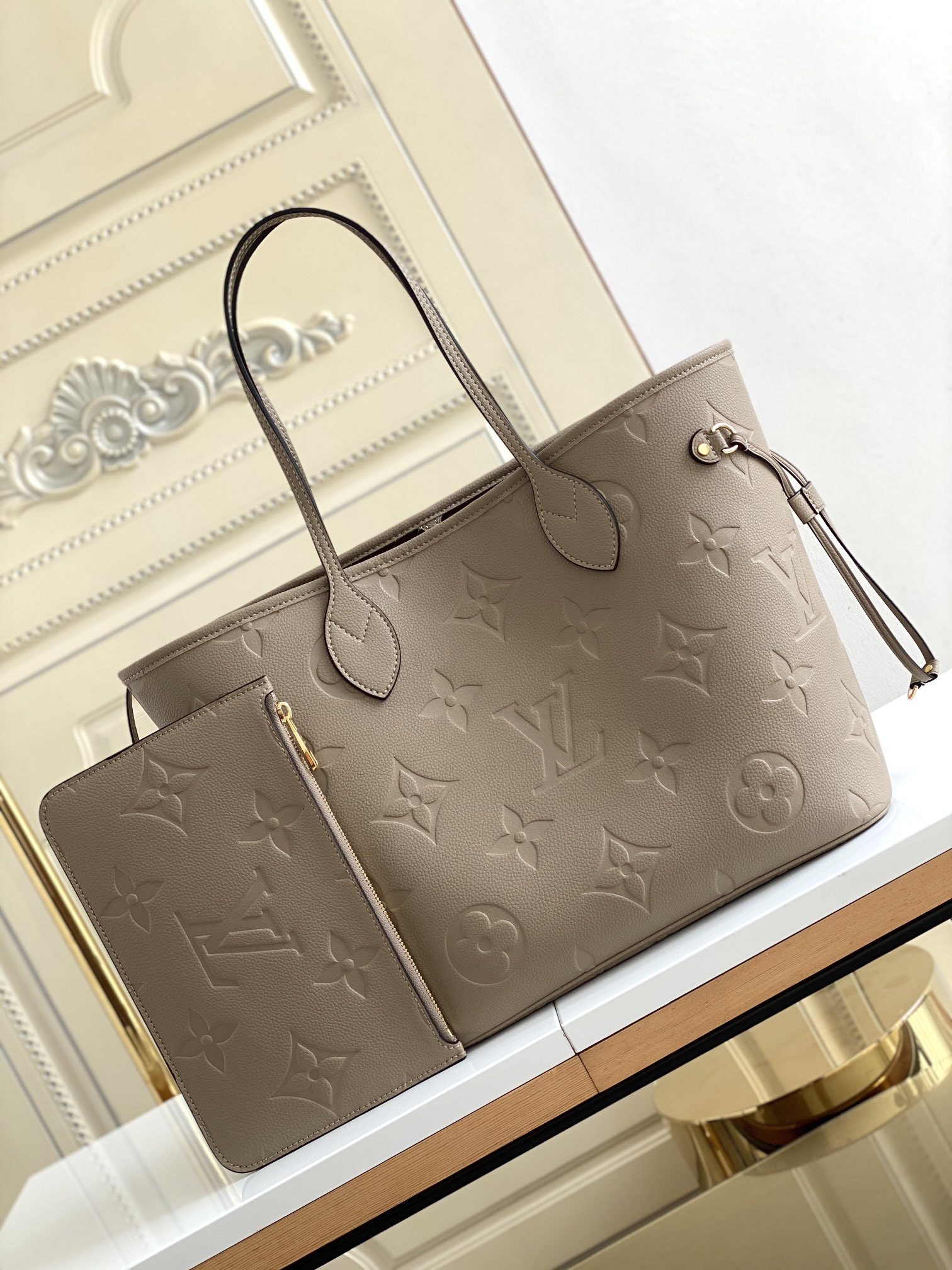 LV M45686 Neverfull MM 12.6 x 11.4 x 6.7 inches Without Box