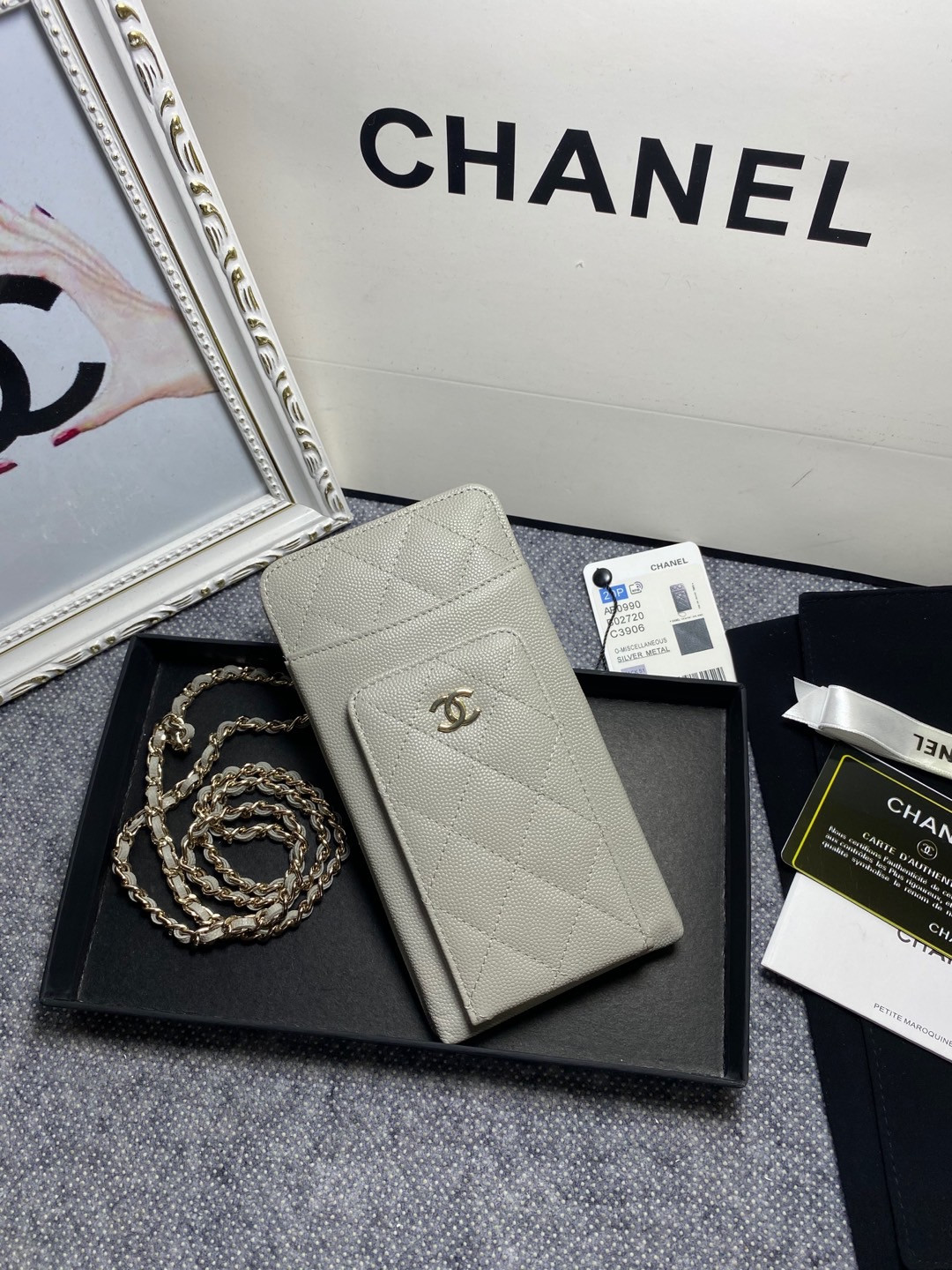 Ch*el long zipped wallet 19-11cm