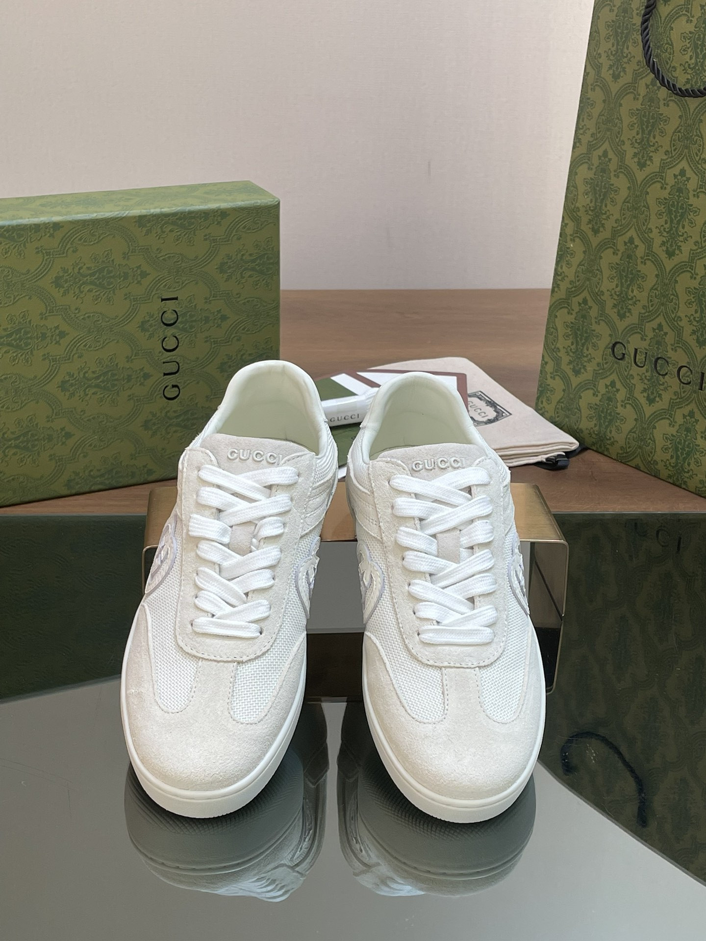 ua G*u*i interlocking g sneaker  white