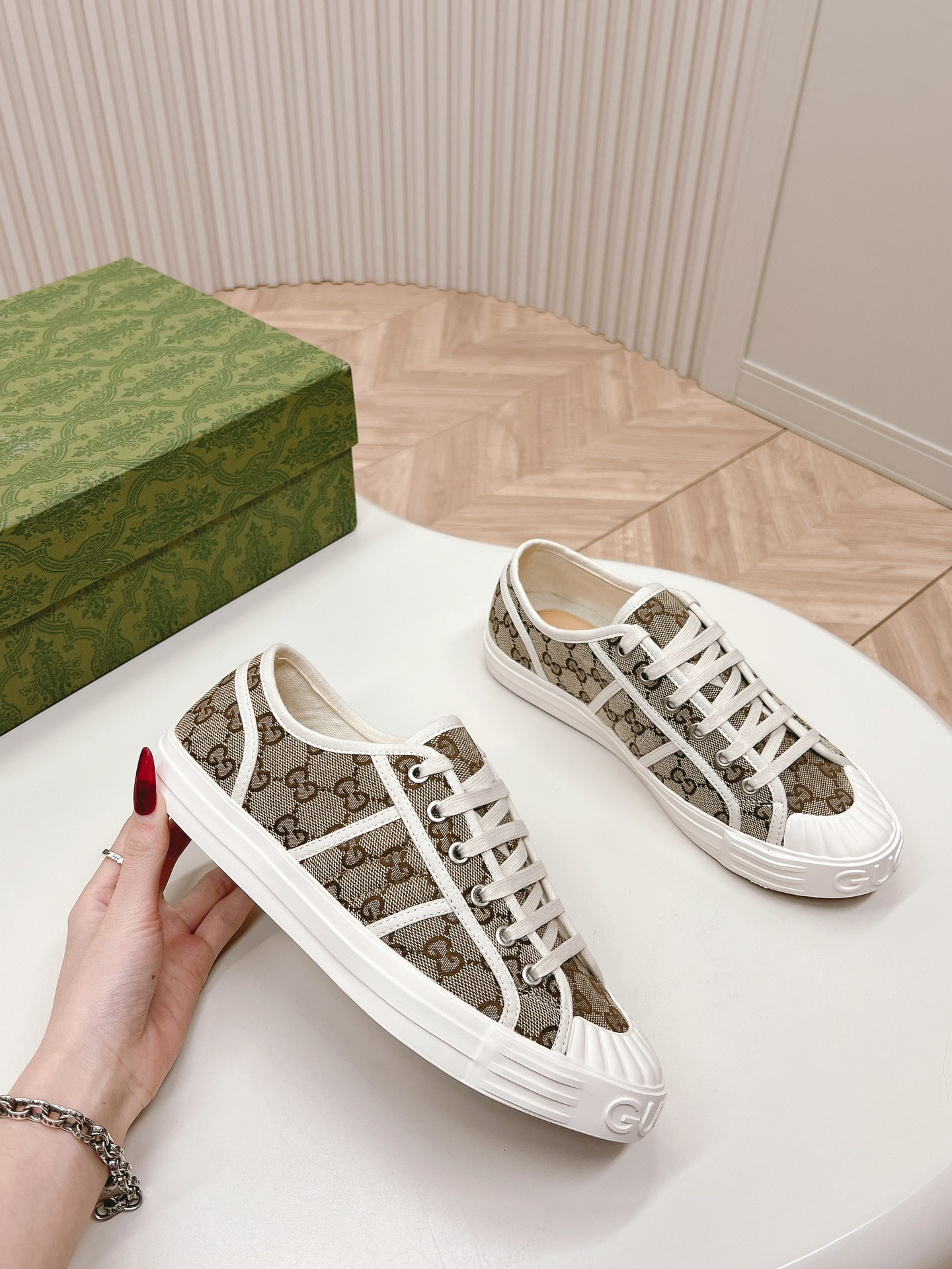 ua G*u*i gg sneaker
