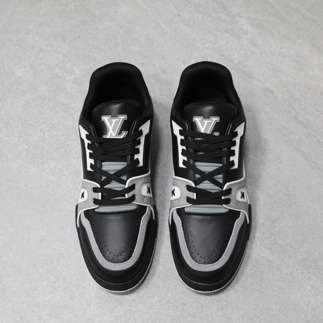 UA LV Trainer Sneaker