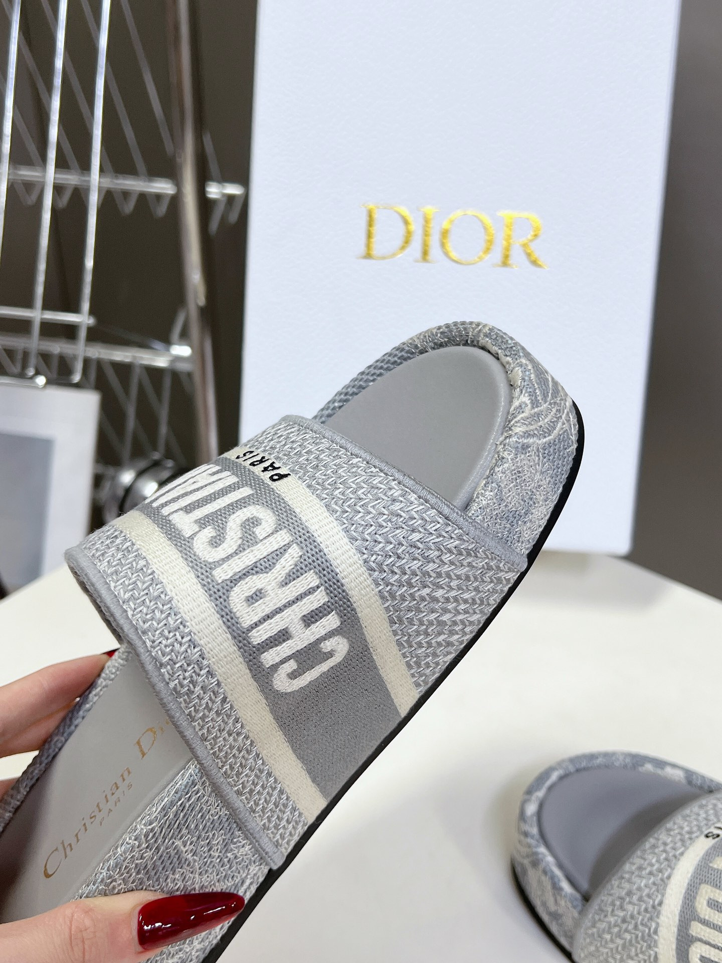 ua D*or platform sandals