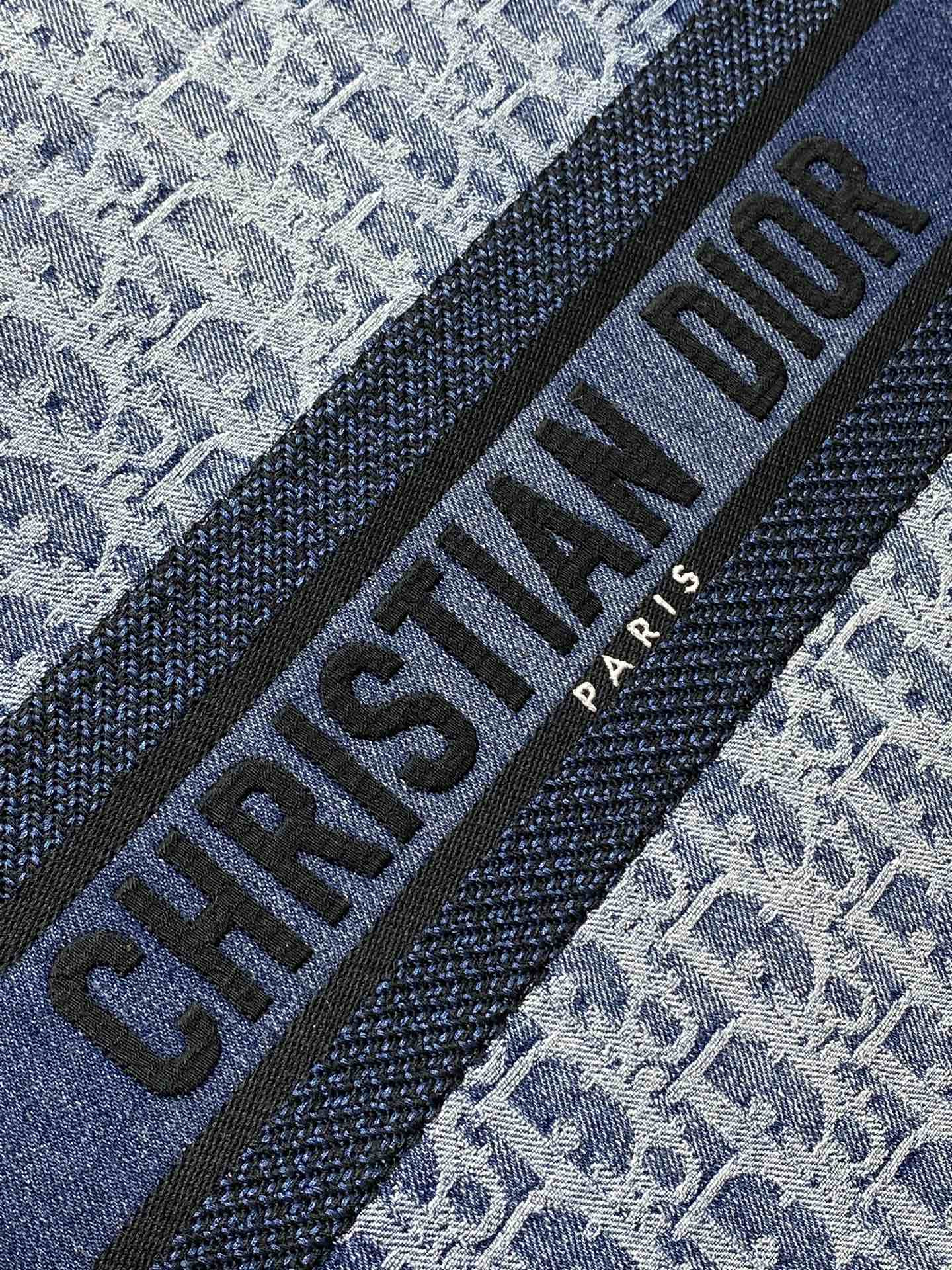 medium d*or book tote blue De*1m d*or oblique jacquard 36 x 27.5 x 16.5 cm