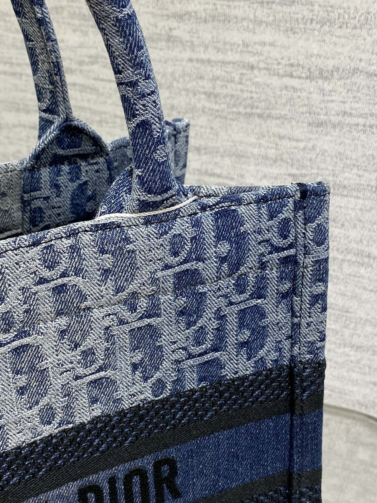 large d*or book tote blue De*1m d*or oblique jacquard 26x8x22cm