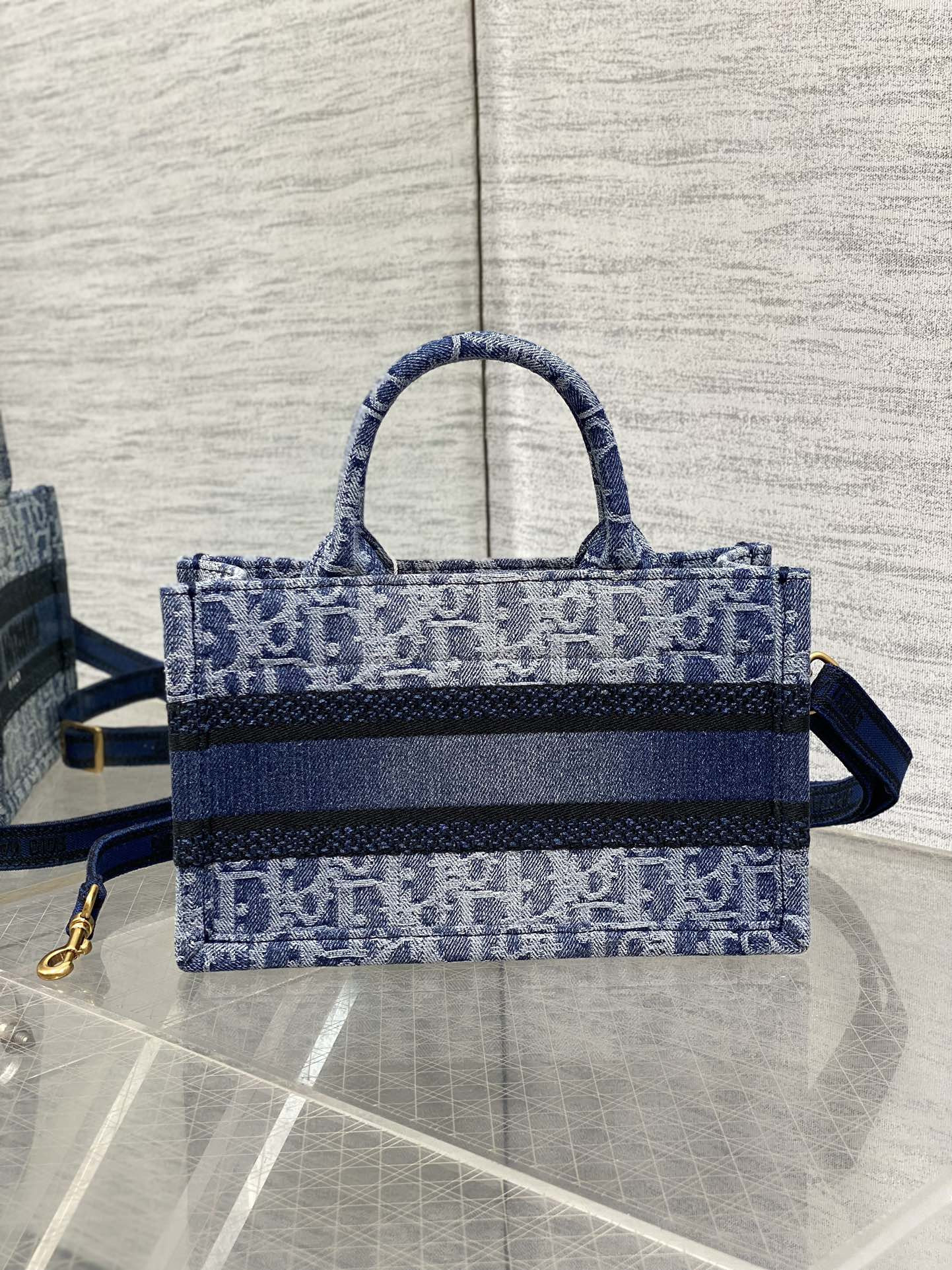 mini d*or book tote blue De*1m d*or oblique jacquard 21.5 x 13 x 7.5 cm