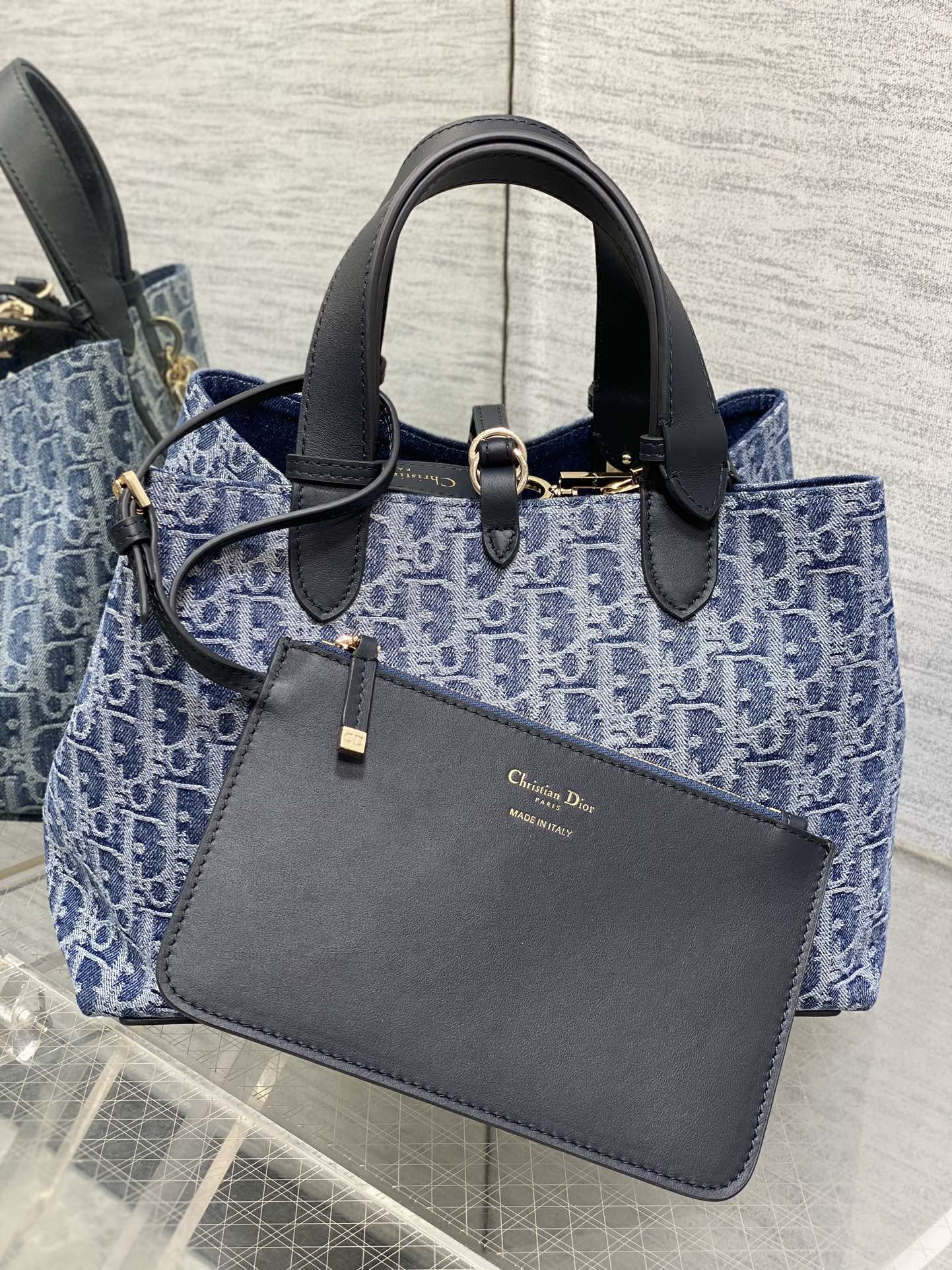 medium d*or toujours bag blue De*1m d*or oblique jacquard 28.5 x 21.5 x 17 cm