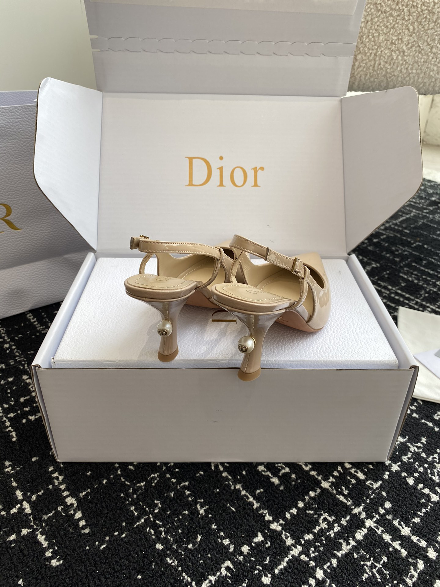 ua D*or tribales slingback pump