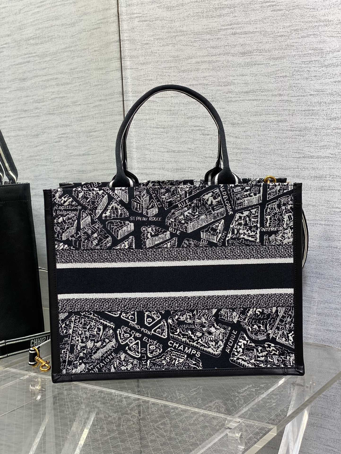 D*or medium D*or book tote black and white plan de paris embroidery 36 x 27.5 x 16.5 cm