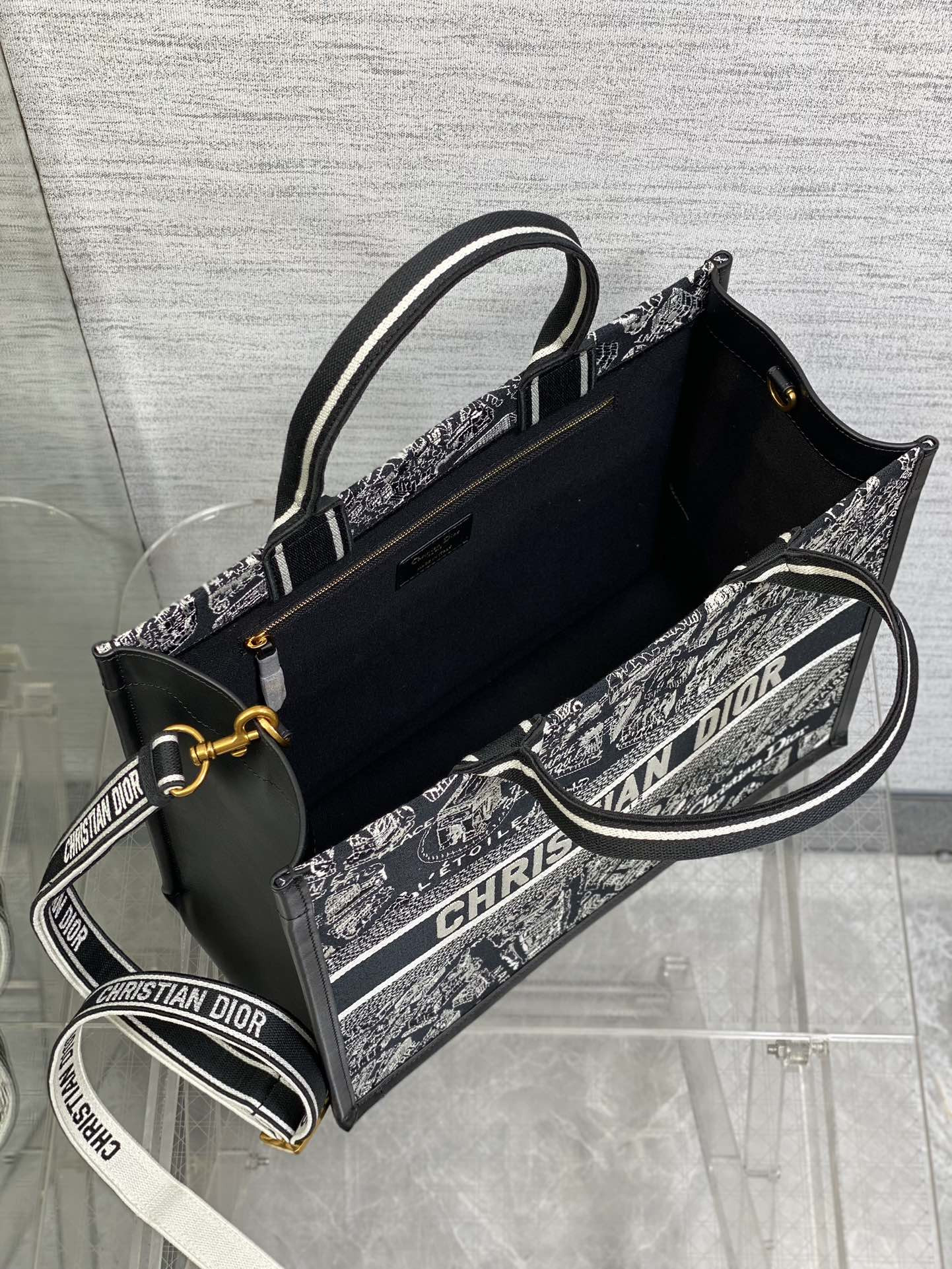 D*or medium D*or book tote black and white plan de paris embroidery 36 x 27.5 x 16.5 cm