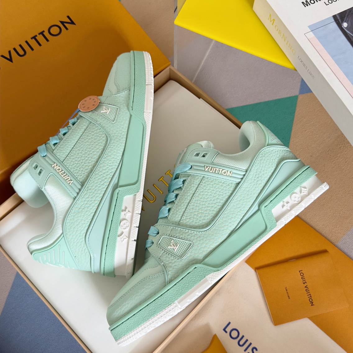 UA LV Trainer Sneaker