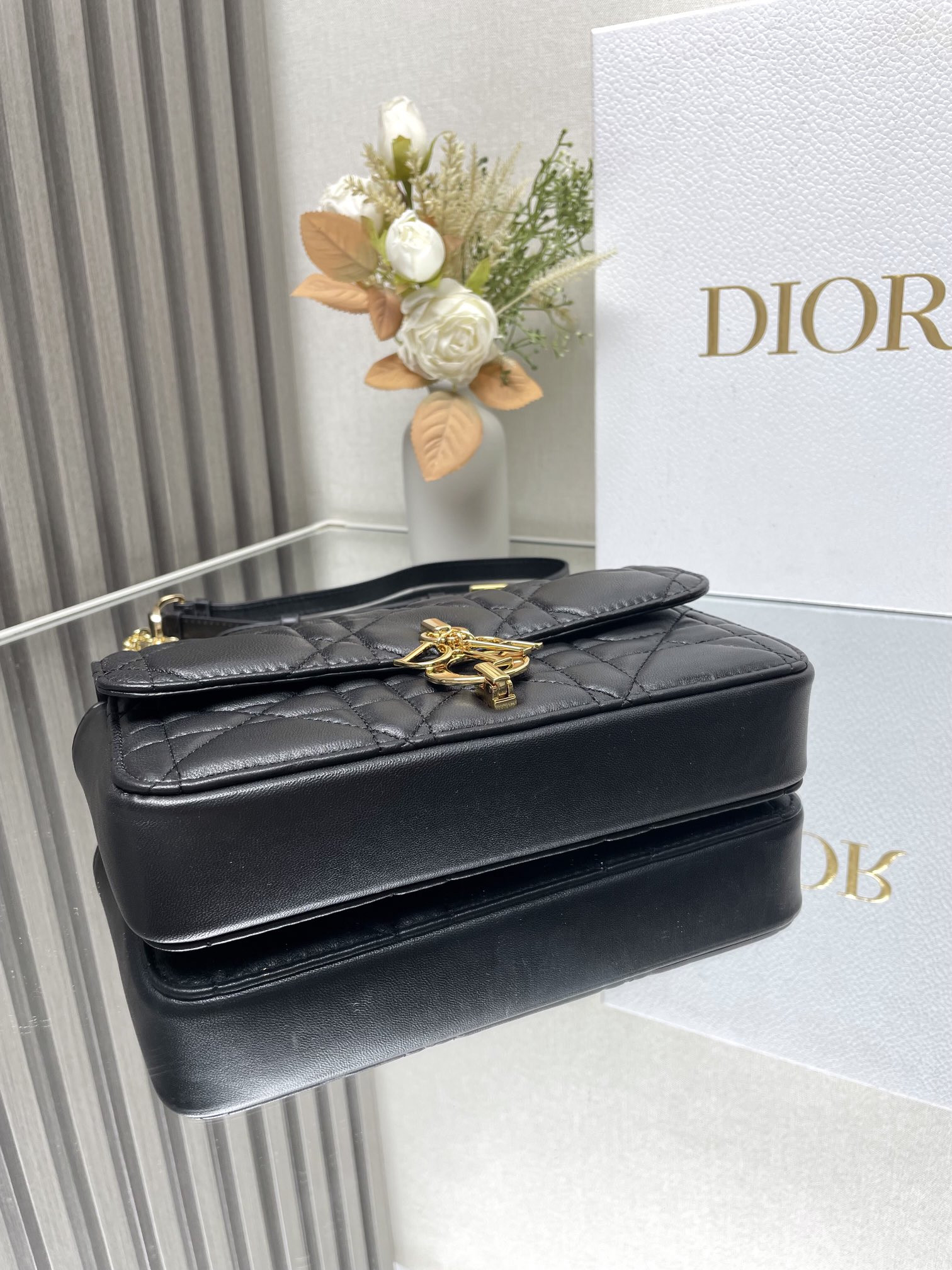 D*or miss daisy mini bag 22 x 12.5 x 4 cm
