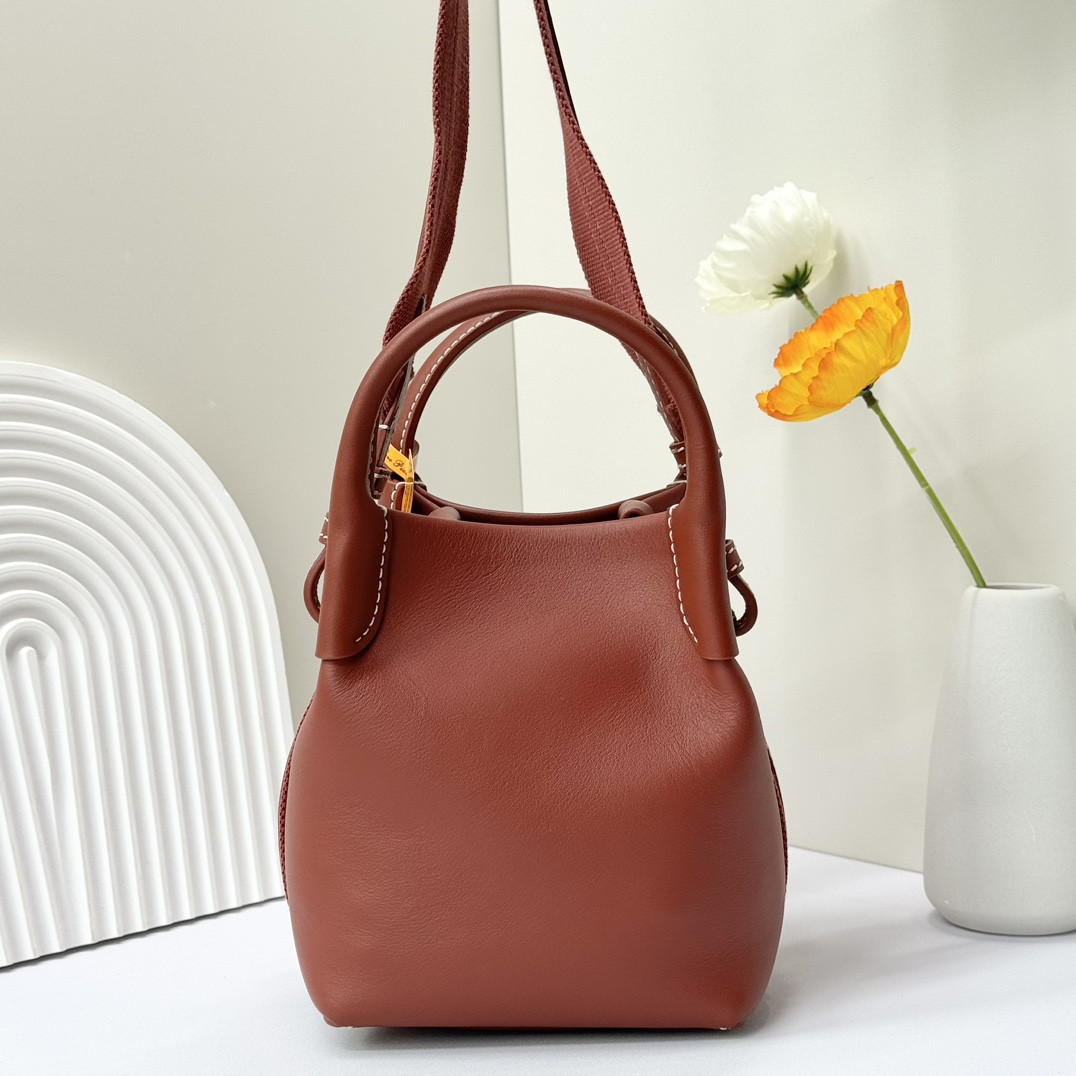 L**o p*ana micro bale bag smooth calfskin 23 x 16 x 14 cm