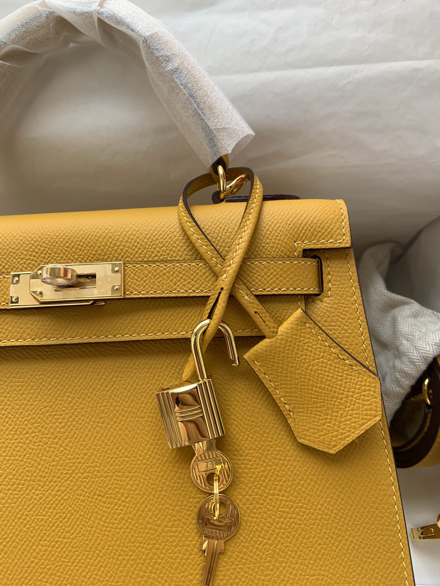 H**mes Kelly Gold-tone Hardware 25 28
