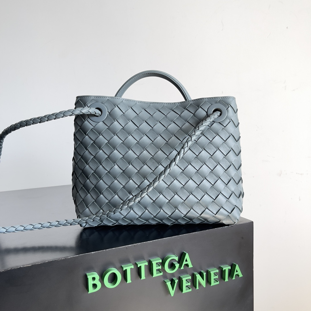 bo*te*ga Ve*ne*ta small andiamo 25x22x10.5cm