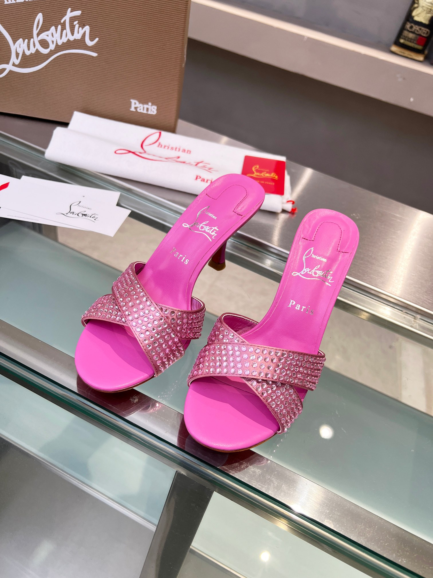 ua ch**an louboutin cl red-botT0m shoes