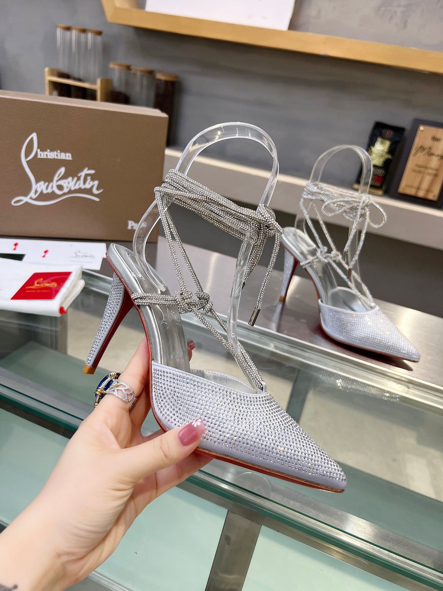 ua ch**an louboutin cl red-botT0m shoes