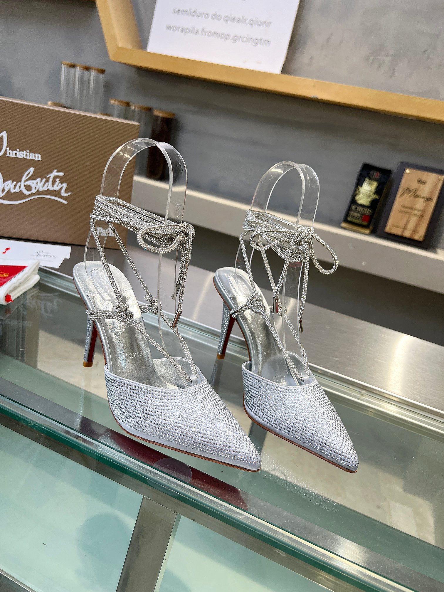 ua ch**an louboutin cl red-botT0m shoes