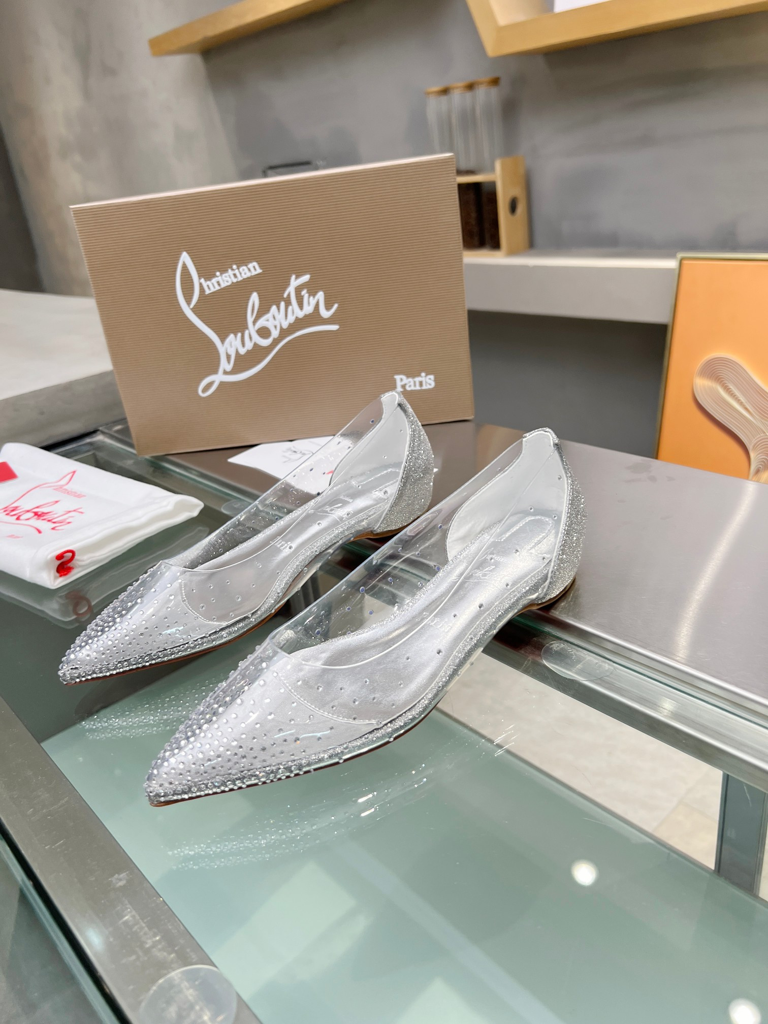 ua ch**an louboutin cl red-botT0m shoes
